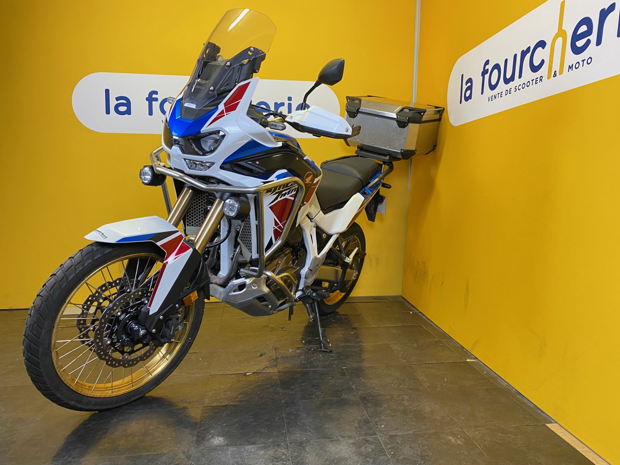 photo de HONDA AFRICA TWIN CRF1100L ADVENTURE S 1100 occasion de couleur  en vente à Paris 15 n°2