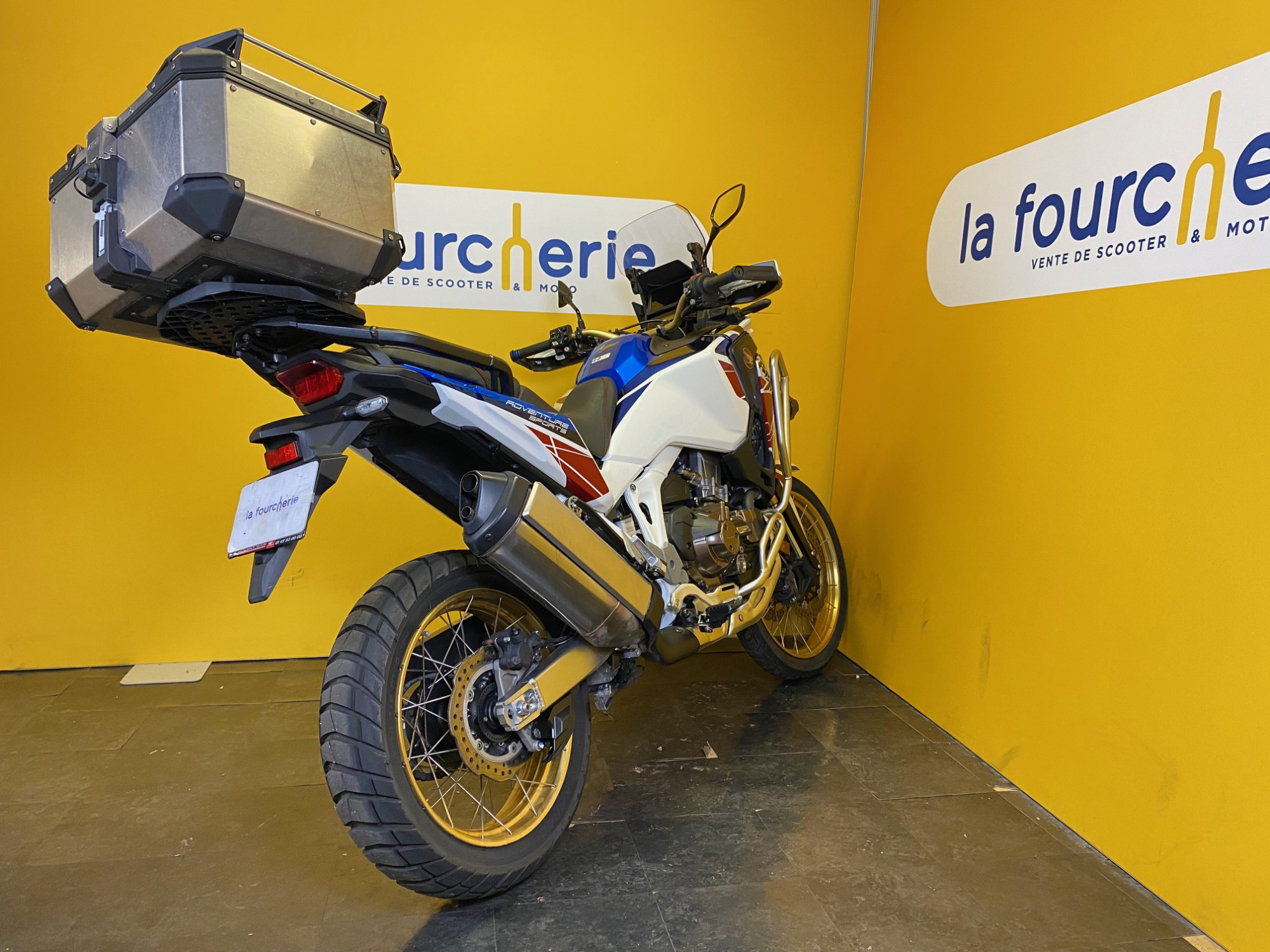 photo de HONDA AFRICA TWIN CRF1100L ADVENTURE S 1100 occasion de couleur  en vente à Paris 15 n°3