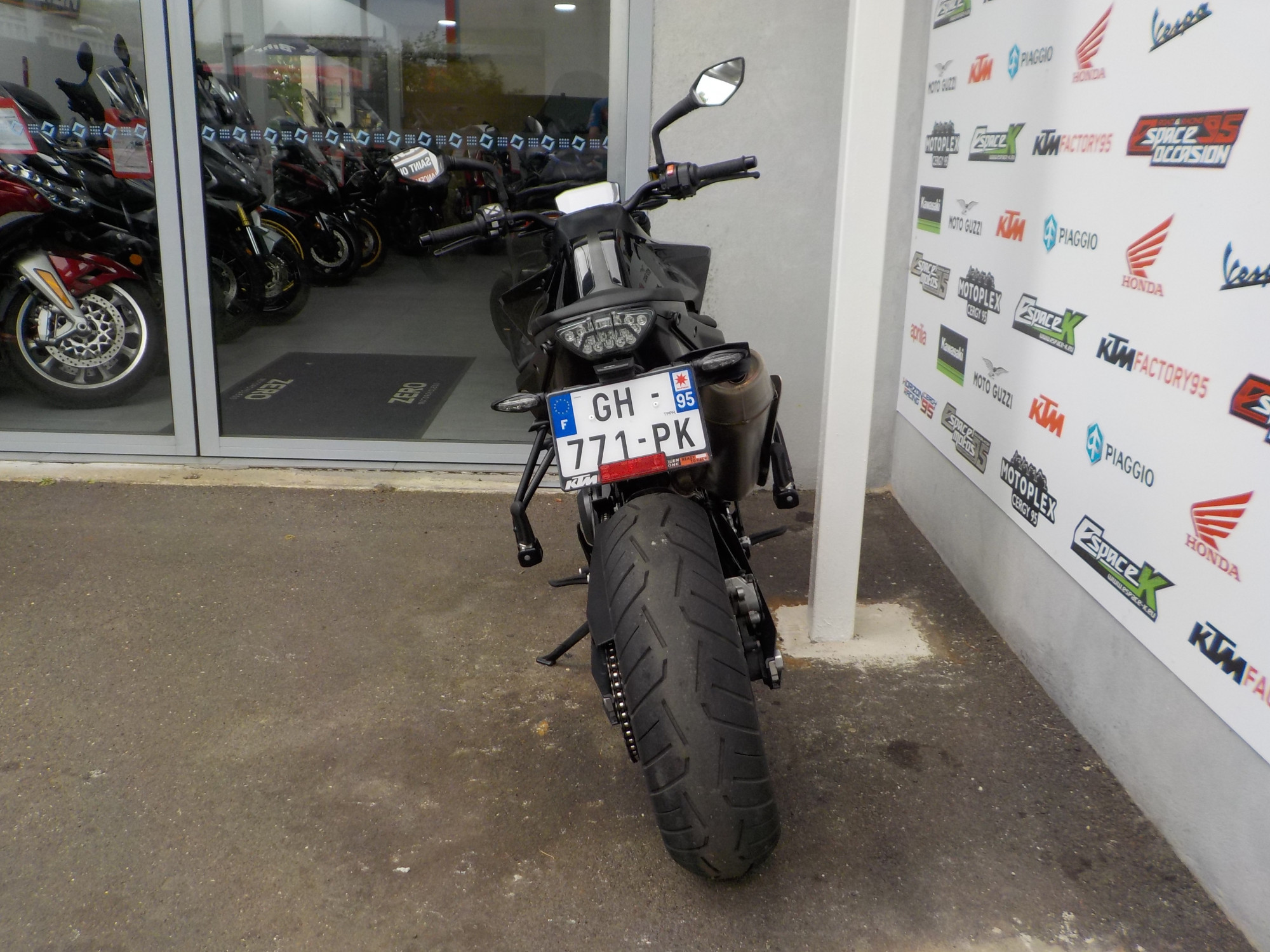 photo de KTM 890 DUKE L 'FULL' OU A2 890 occasion de couleur  en vente   St Ouen L Aumone