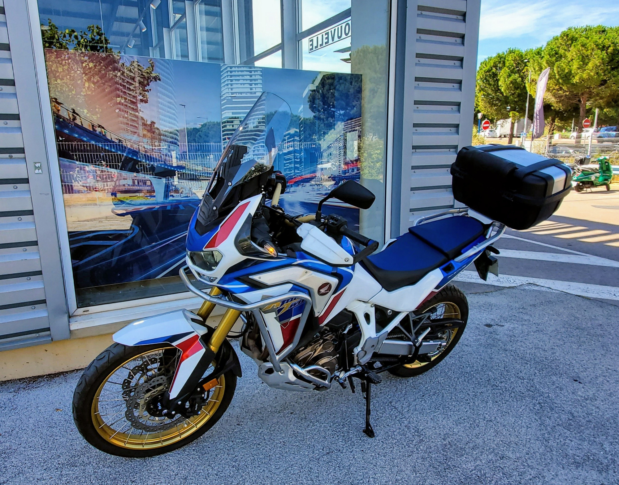 photo de HONDA AFRICA TWIN CRF1100L ADVENTURE S 1100 occasion de couleur  en vente à Montpellier n°3