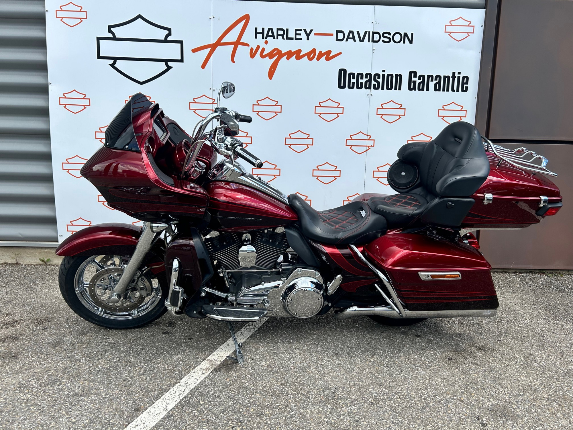 photo de HARLEY DAVIDSON TOURING ROAD GLIDE 1800 ULTRA CV 1800 occasion de couleur  en vente à Rochefort Du Gard n°2