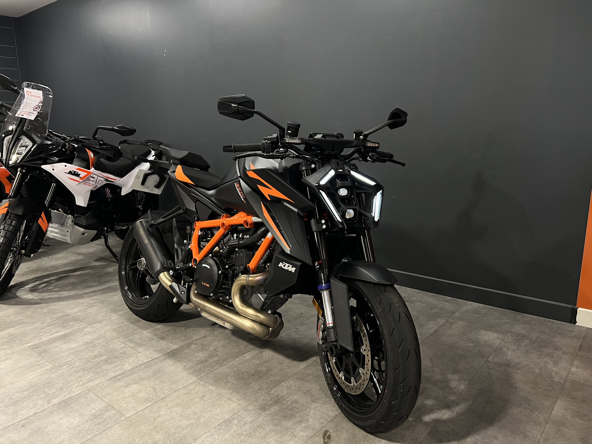 photo de KTM 1390 SUPERDUKE R EVO 1390 occasion de couleur  en vente à Calais n°3