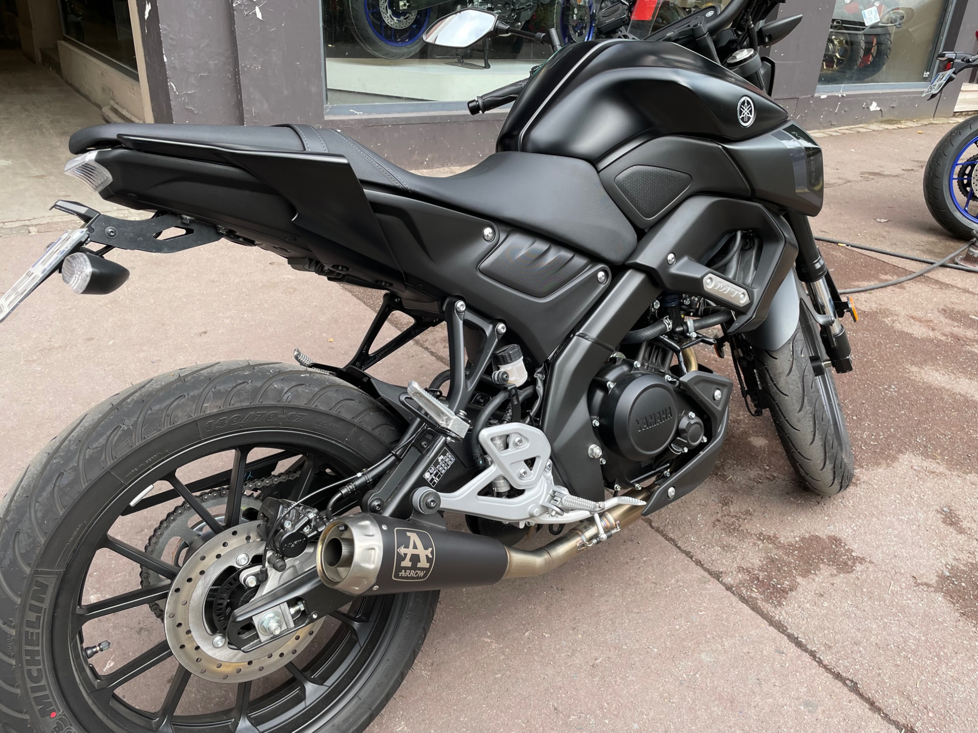 photo de YAMAHA MT 125 125 occasion de couleur  en vente à Tourcoing n°3