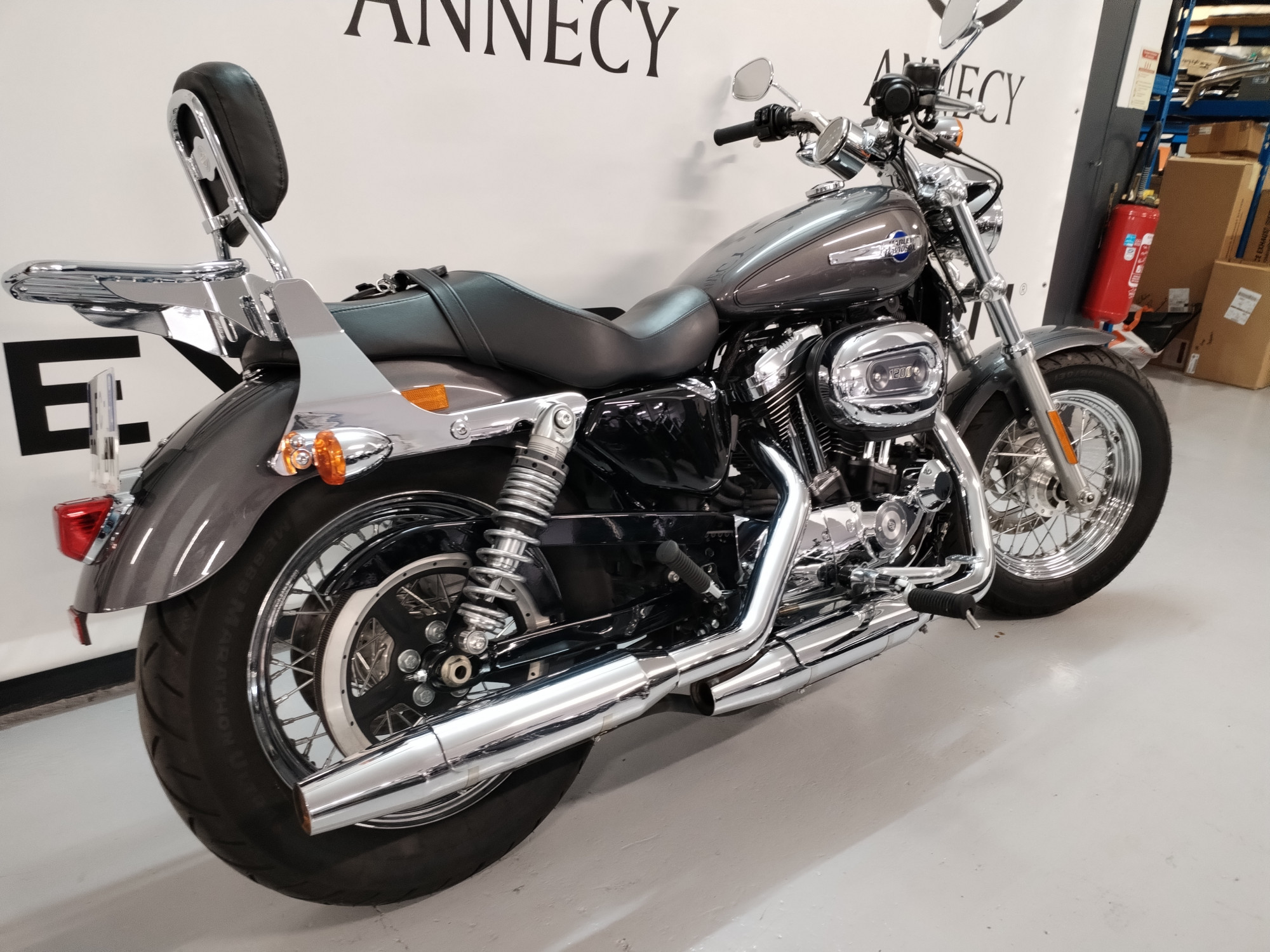 photo de HARLEY DAVIDSON SPORTSTER CUSTOM 1200 1200 occasion de couleur  en vente à Seynod n°3