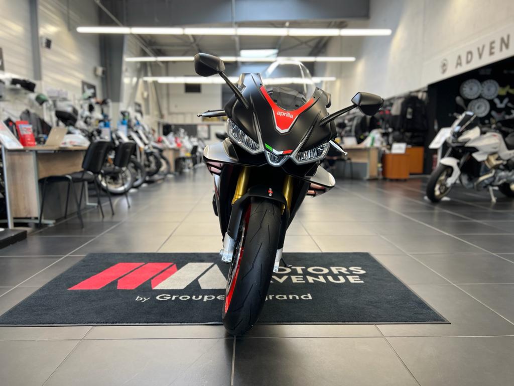 photo de APRILIA RSV4 1100 1100 occasion de couleur  en vente à Le Mans n°2