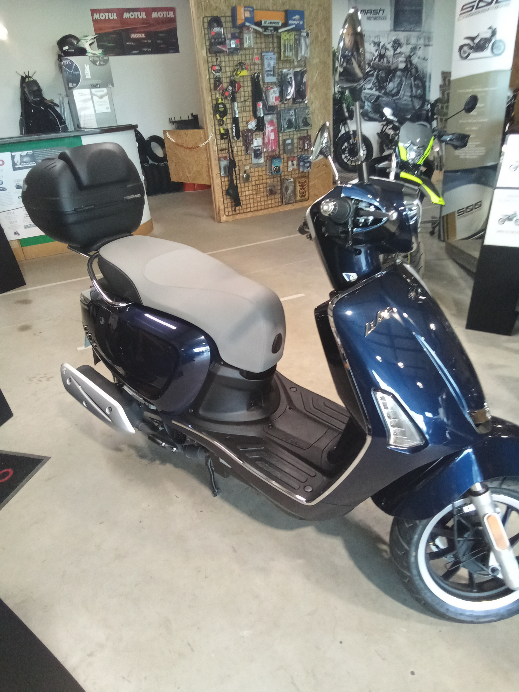 photo de KYMCO NEW LIKE 125 125 occasion de couleur  en vente à Blois n°3