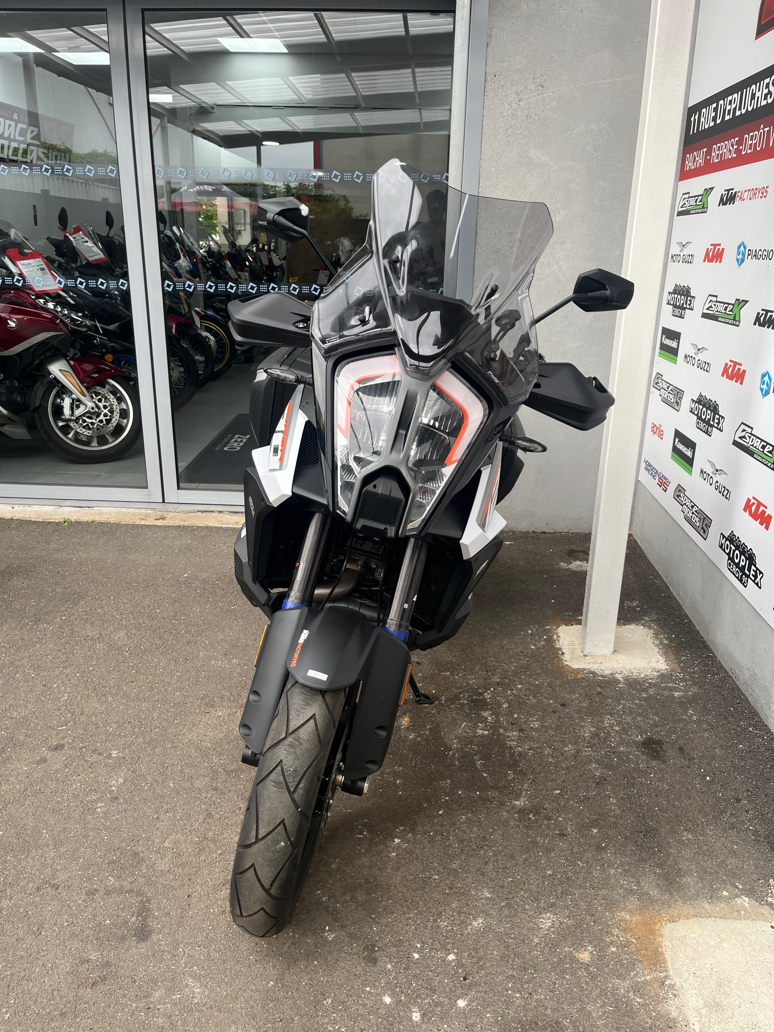 photo de KTM 1290 SUPER ADVENTURE S 1290 occasion de couleur  en vente à St Ouen L Aumone n°2