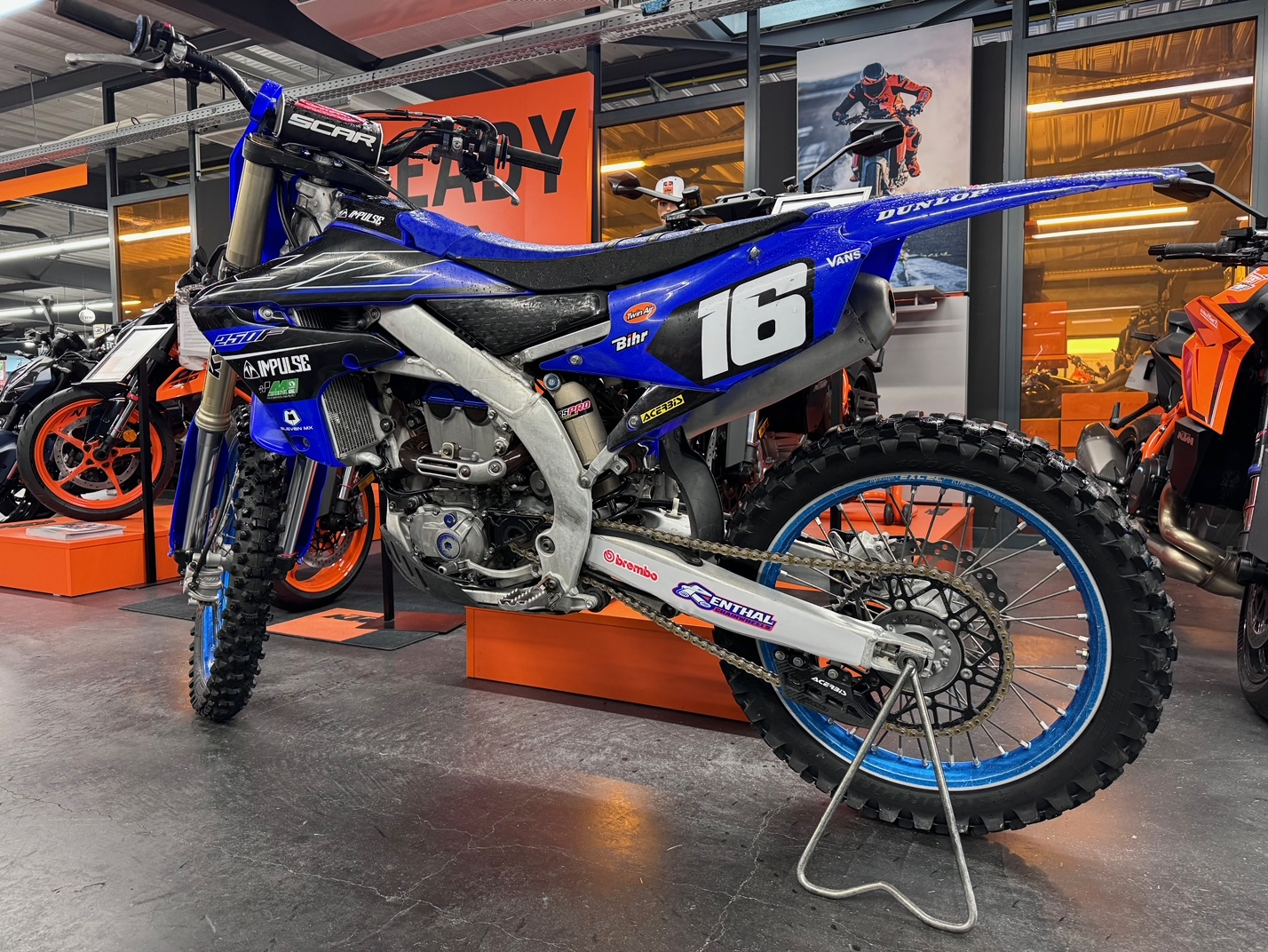 photo de YAMAHA YZ 250 occasion de couleur  en vente à Feytiat n°3