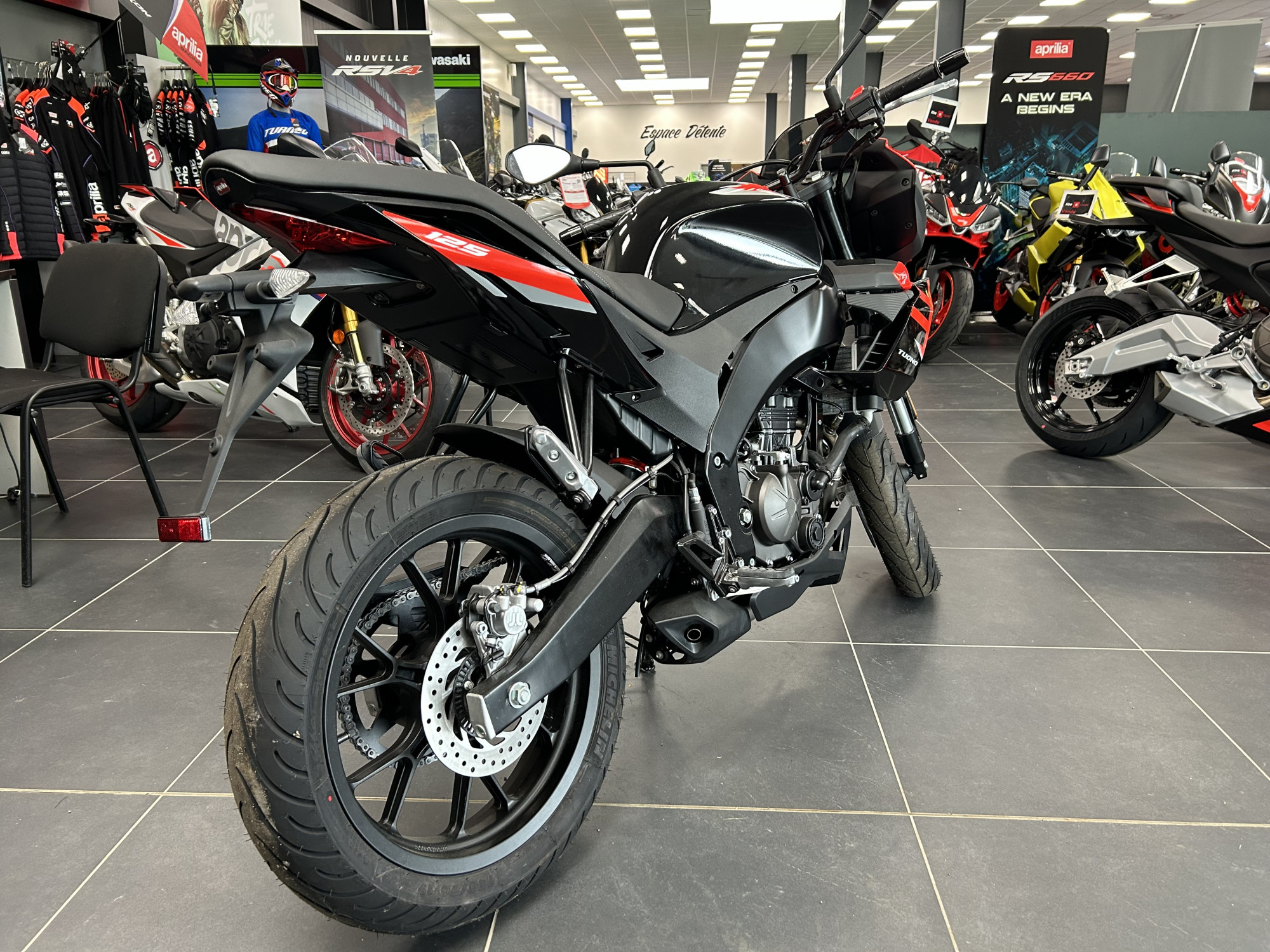 photo de APRILIA TUONO 125 125 occasion de couleur  en vente à Chalon Sur Saone n°2