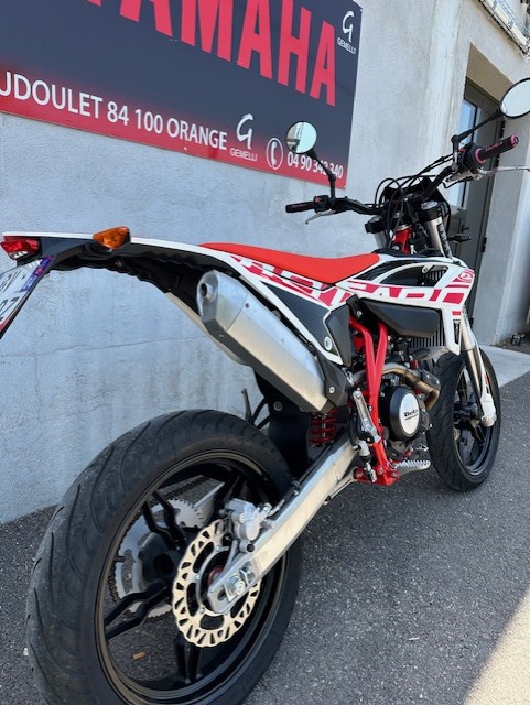 photo de BETA RR 125 SM 125 occasion de couleur  en vente à Orange n°3