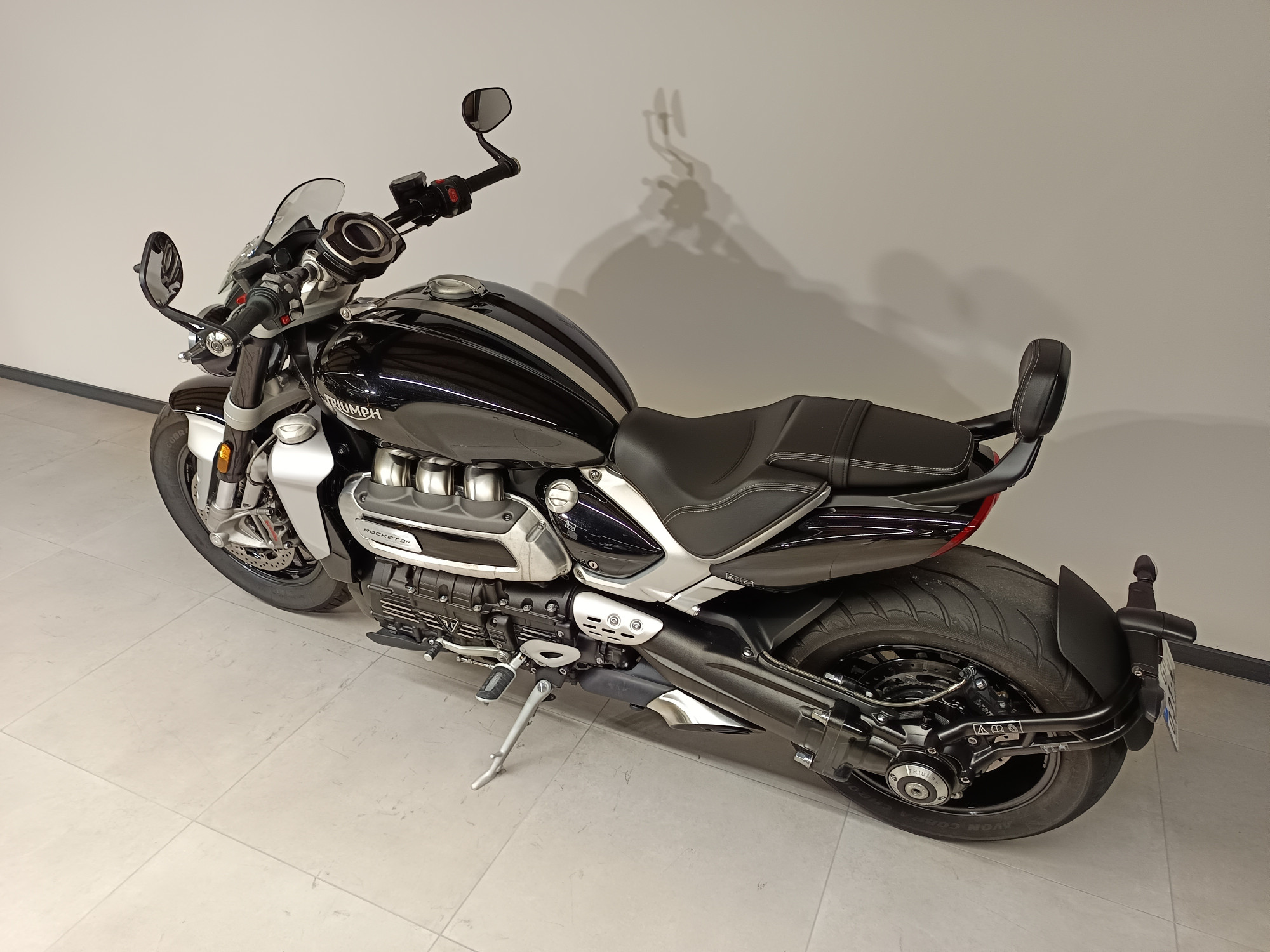 photo de TRIUMPH ROCKET 3 R 2500 occasion de couleur  en vente à Cabestany n°3