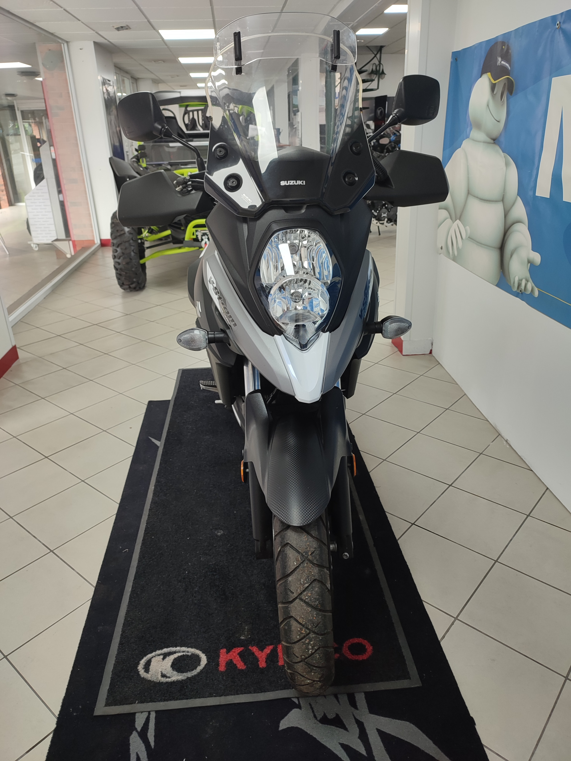 photo de SUZUKI DL 650 V-STROM 650 occasion de couleur  en vente à St Quentin n°2