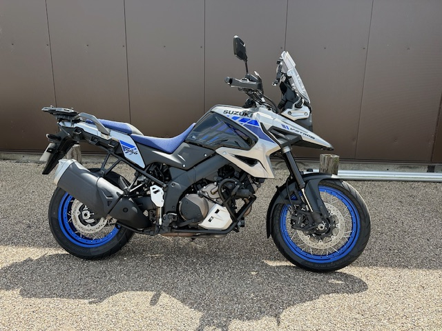 photo de SUZUKI DL 1050 V-STROM XT 1050 occasion de couleur  en vente à Belleville Sur Meuse n°2