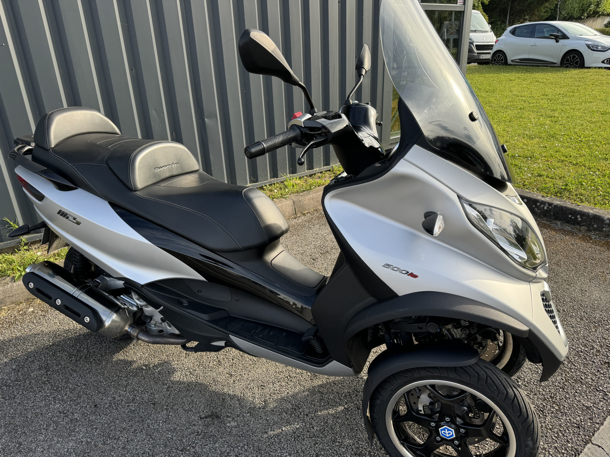 photo de PIAGGIO MP3 500 HPE SPORT ABS-ASR 500 occasion de couleur  en vente à Vandoeuvre Les Nancy n°3