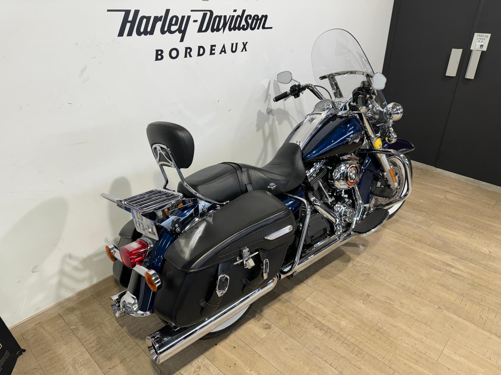 photo de HARLEY DAVIDSON TOURING ROAD KING 1690 CLASSIC 1690 occasion de couleur  en vente à Begles n°3