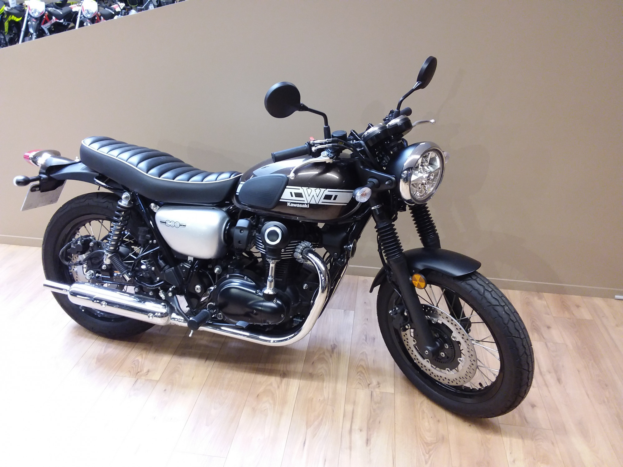 photo de KAWASAKI W 800 800 occasion de couleur  en vente à Quevert n°3