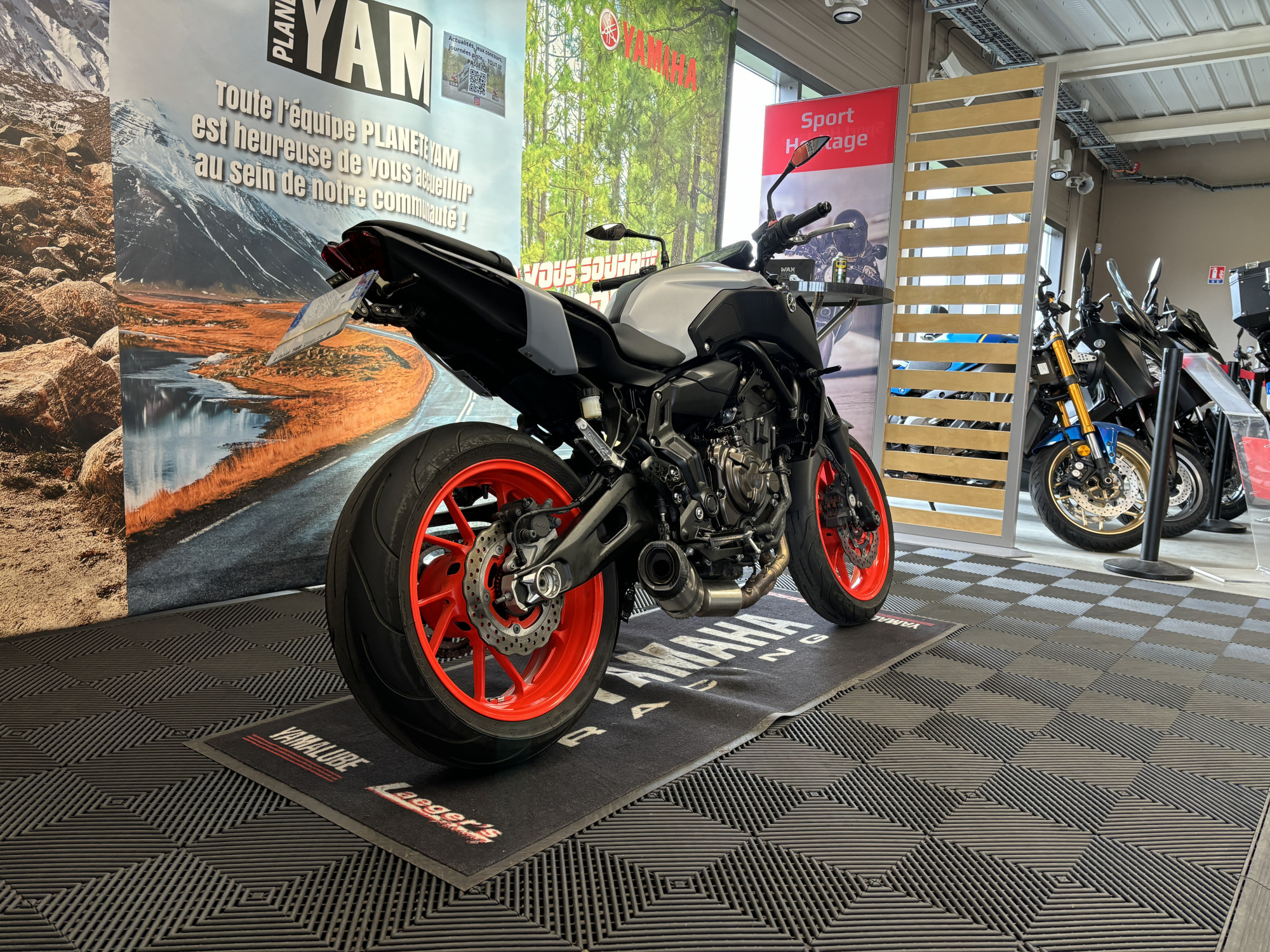 photo de YAMAHA MT-07 (47.5CV) 695 occasion de couleur  en vente à Rennes n°2