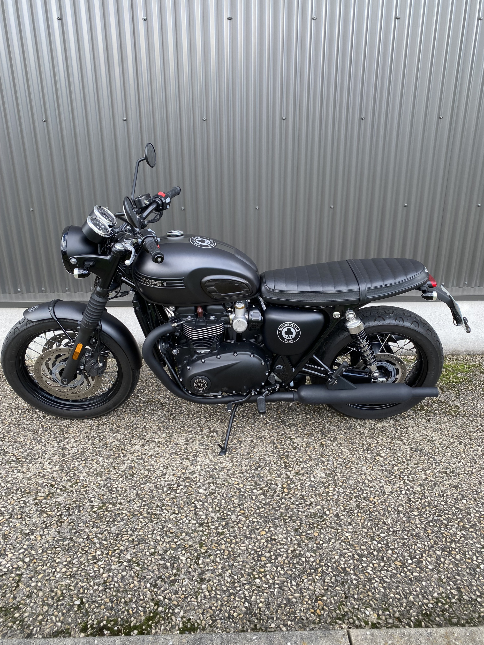 photo de TRIUMPH BONNEVILLE T120 1200 1200 occasion de couleur  en vente   St Maximin