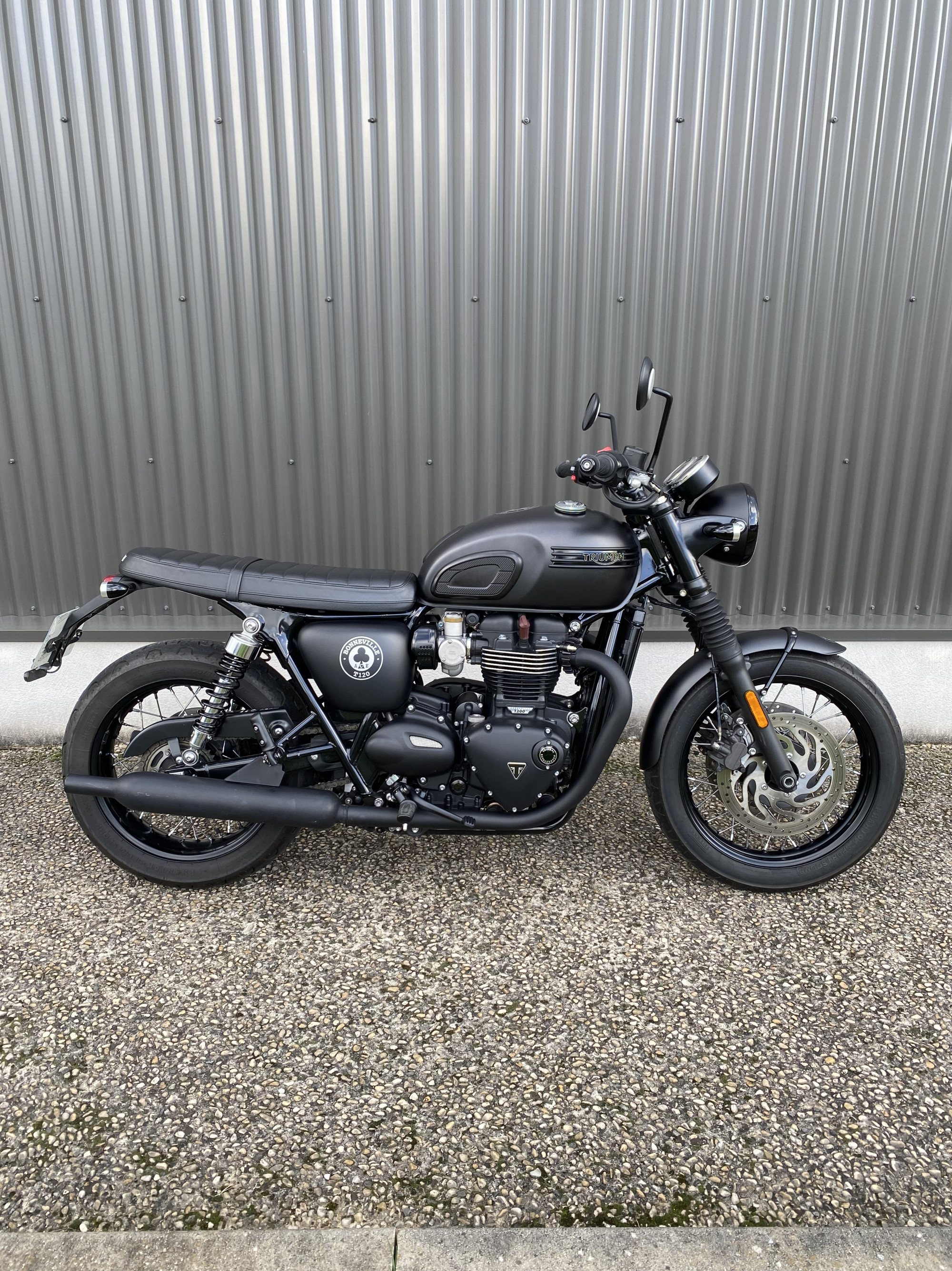 photo de TRIUMPH BONNEVILLE T120 1200 1200 occasion de couleur  en vente à St Maximin n°2