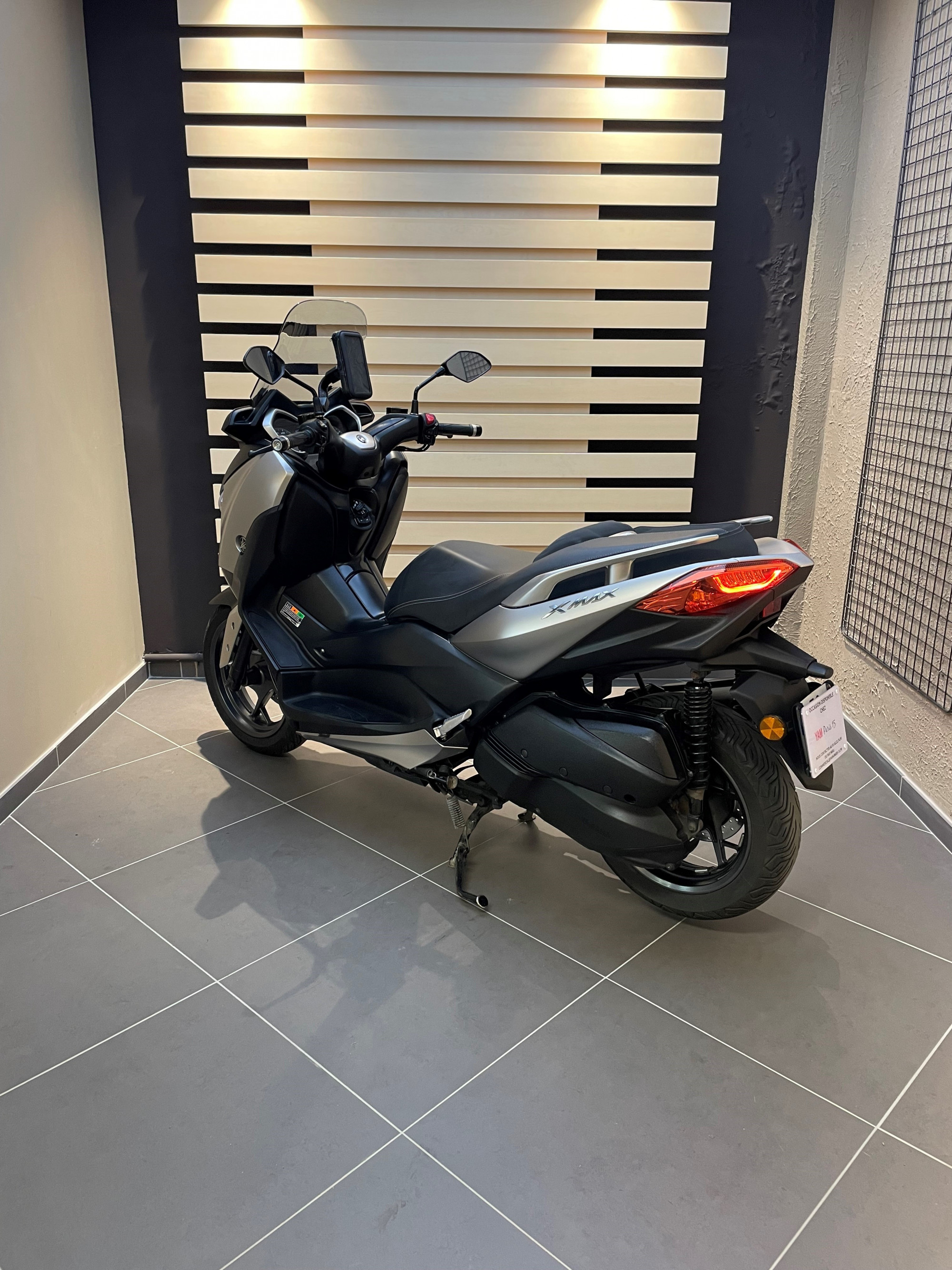 photo de YAMAHA XMAX 300 300 occasion de couleur  en vente à Paris 15 n°3