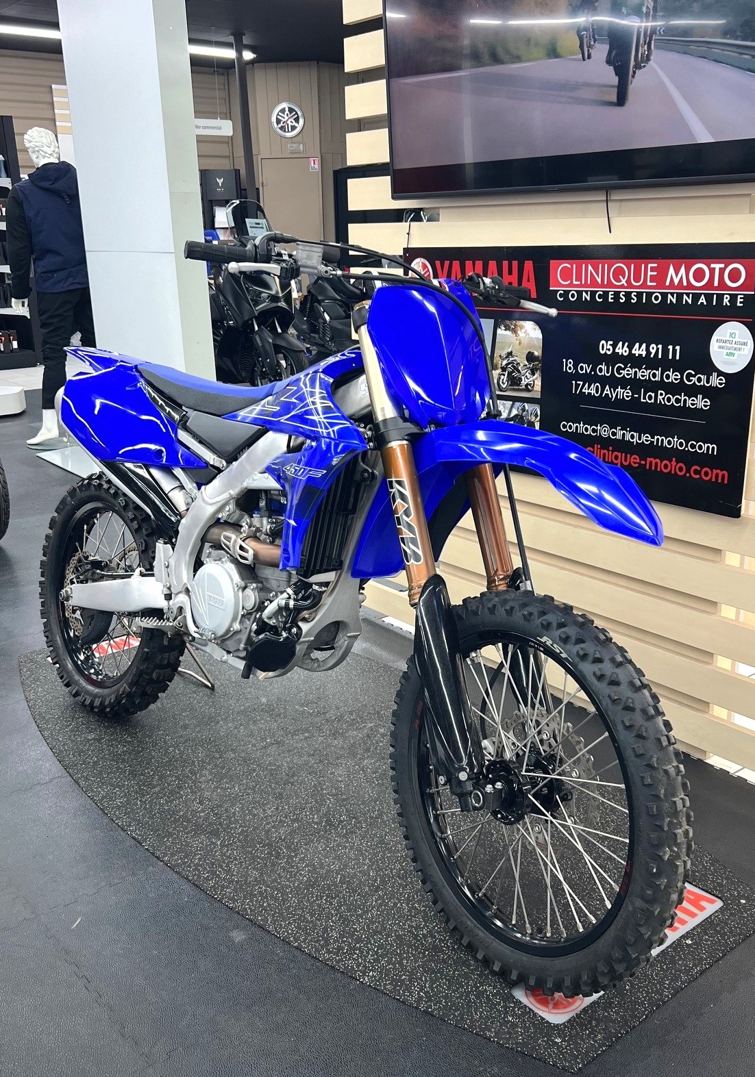 photo de YAMAHA YZ450F 450 occasion de couleur  en vente à Aytre n°3