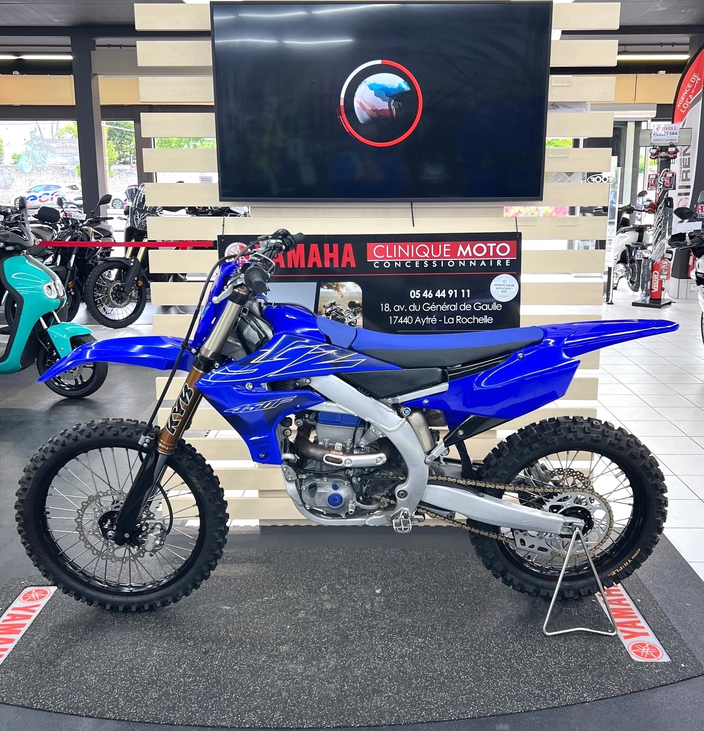 photo de YAMAHA YZ450F 450 occasion de couleur  en vente à Aytre n°2