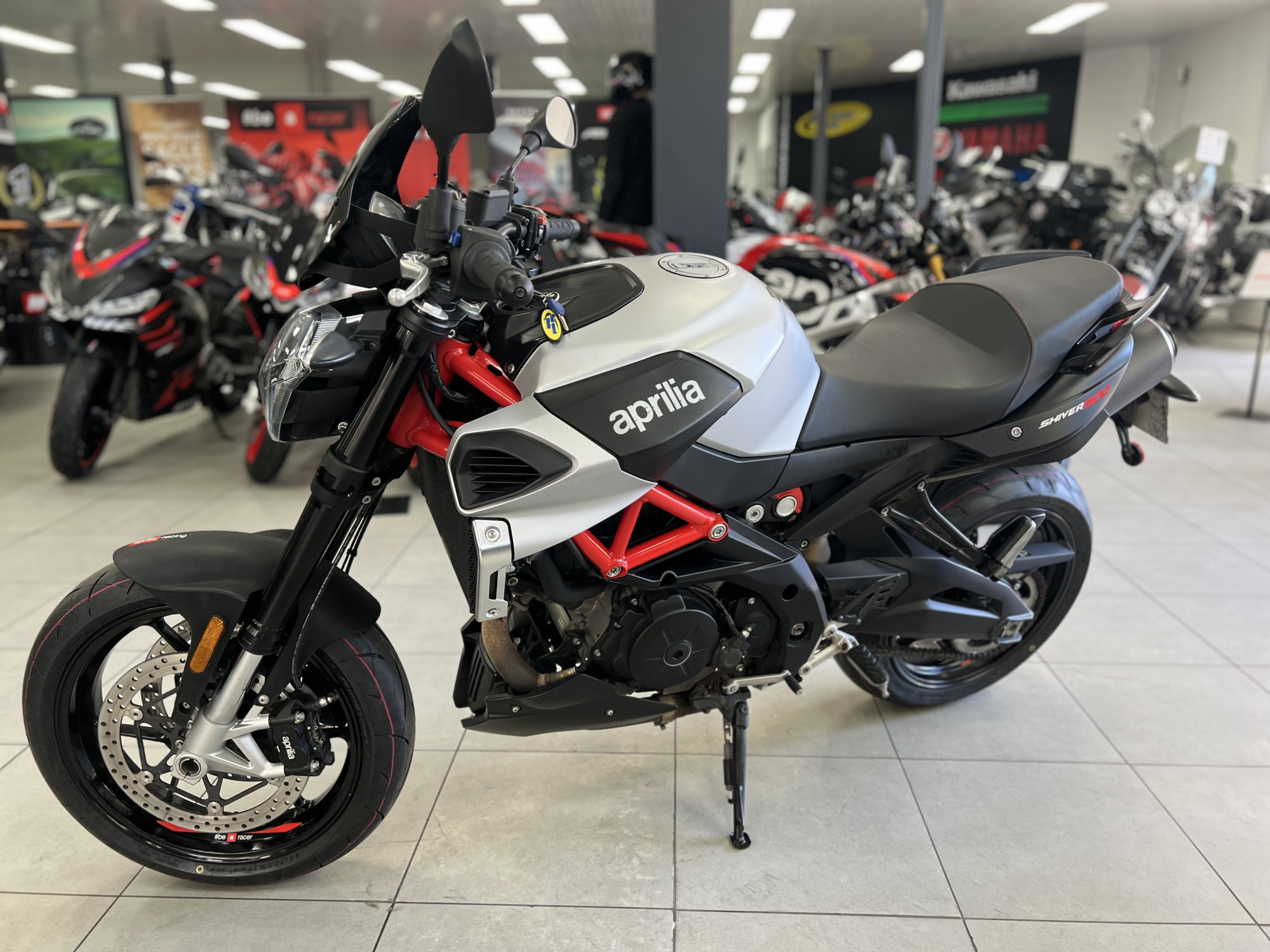 photo de APRILIA SHIVER 900 ABS 900 occasion de couleur  en vente à Libourne n°3