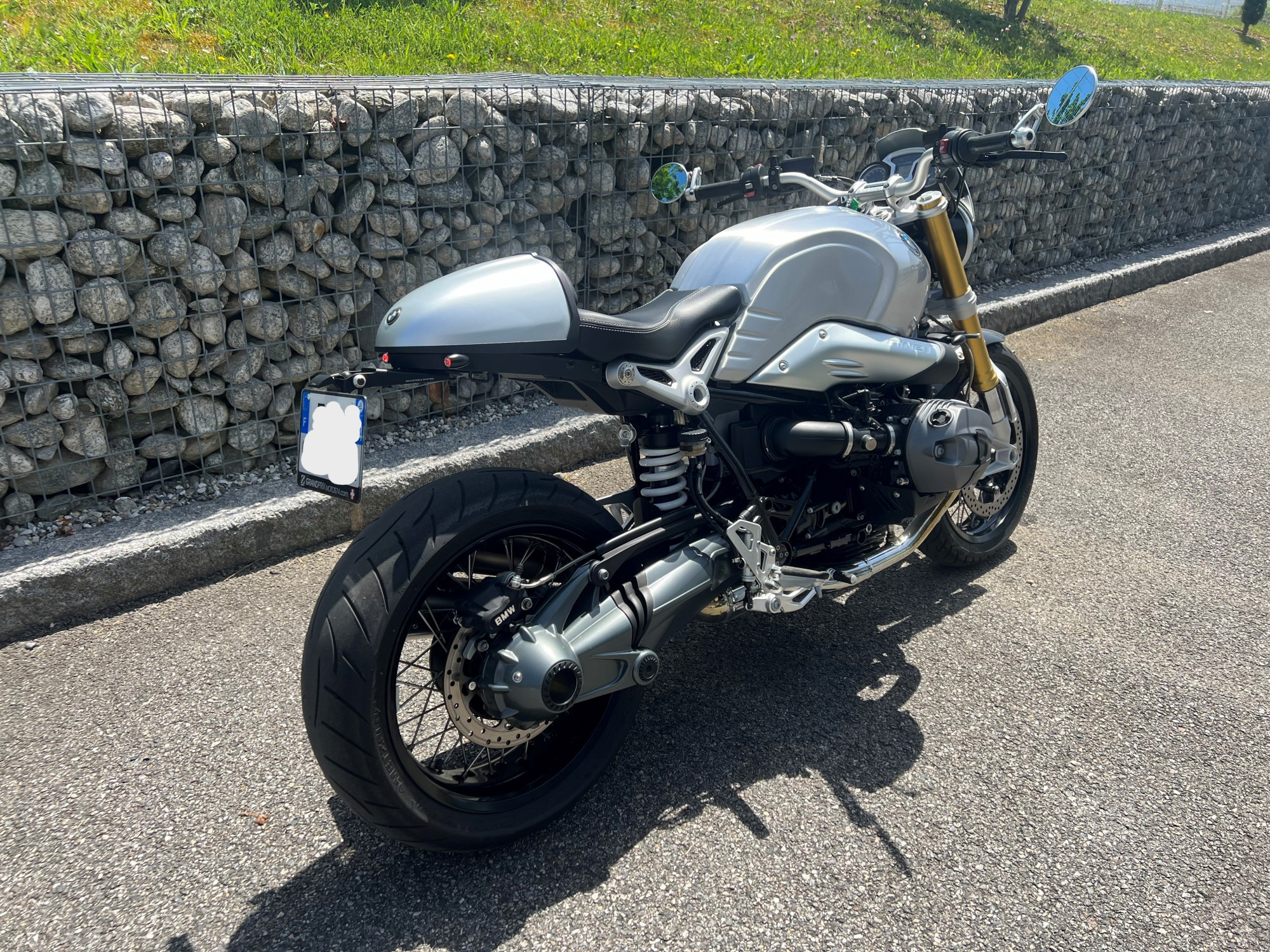 photo de BMW R NINET 1200 occasion de couleur  en vente à Ville La Grand n°3