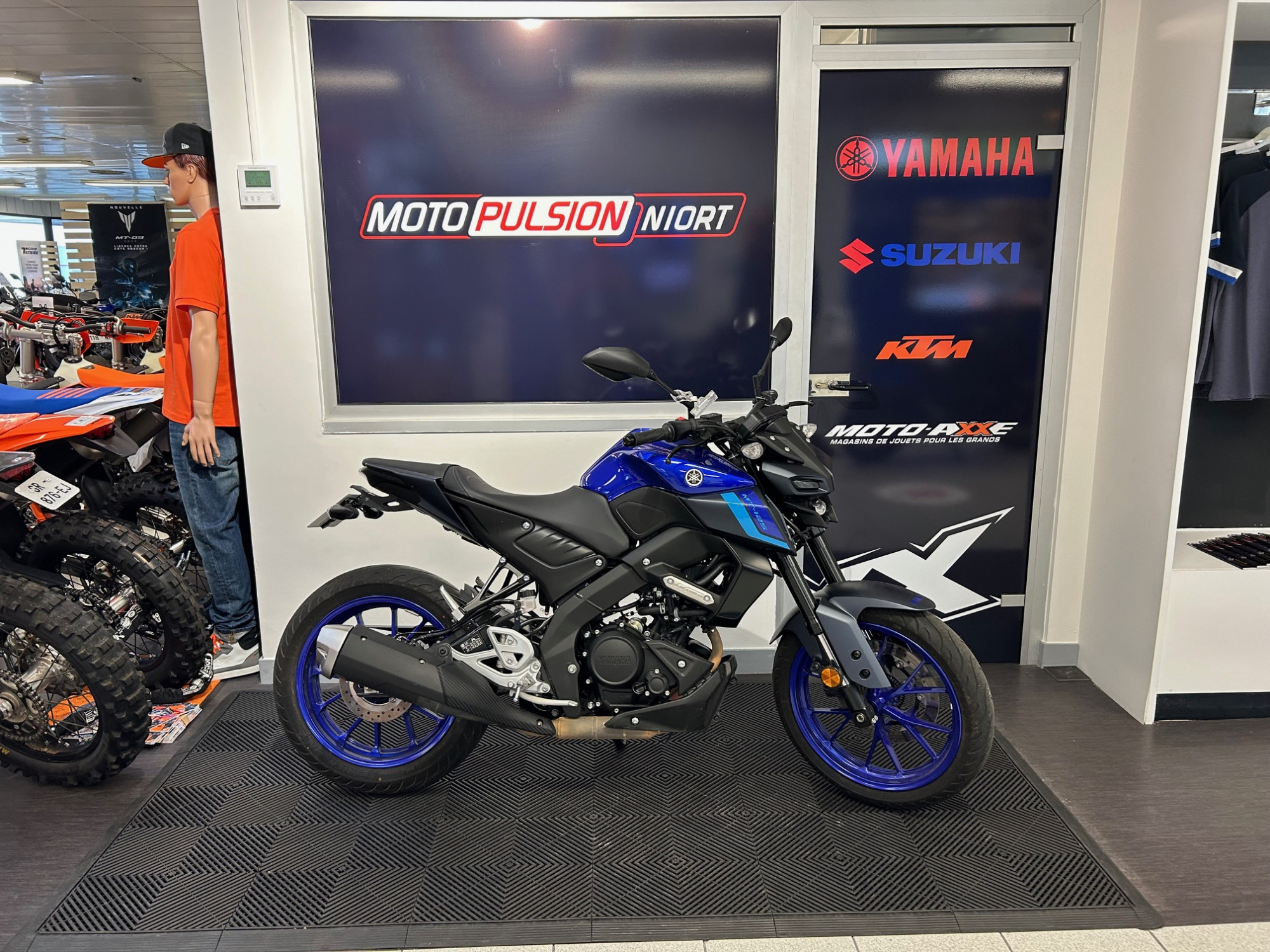 photo de YAMAHA MT-125 ABS 125 occasion de couleur  en vente à Niort n°3