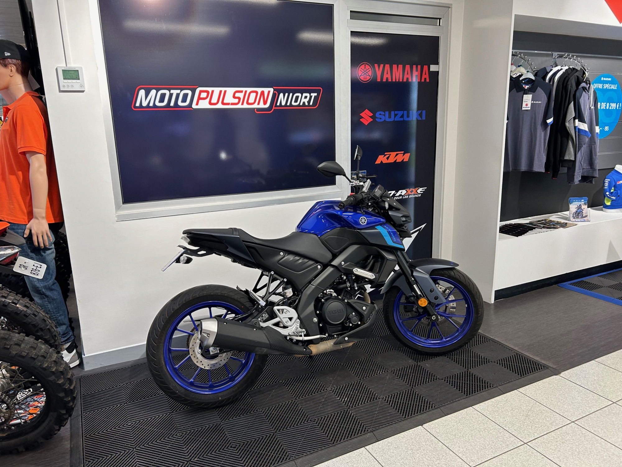 photo de YAMAHA MT-125 ABS 125 occasion de couleur  en vente à Niort n°2