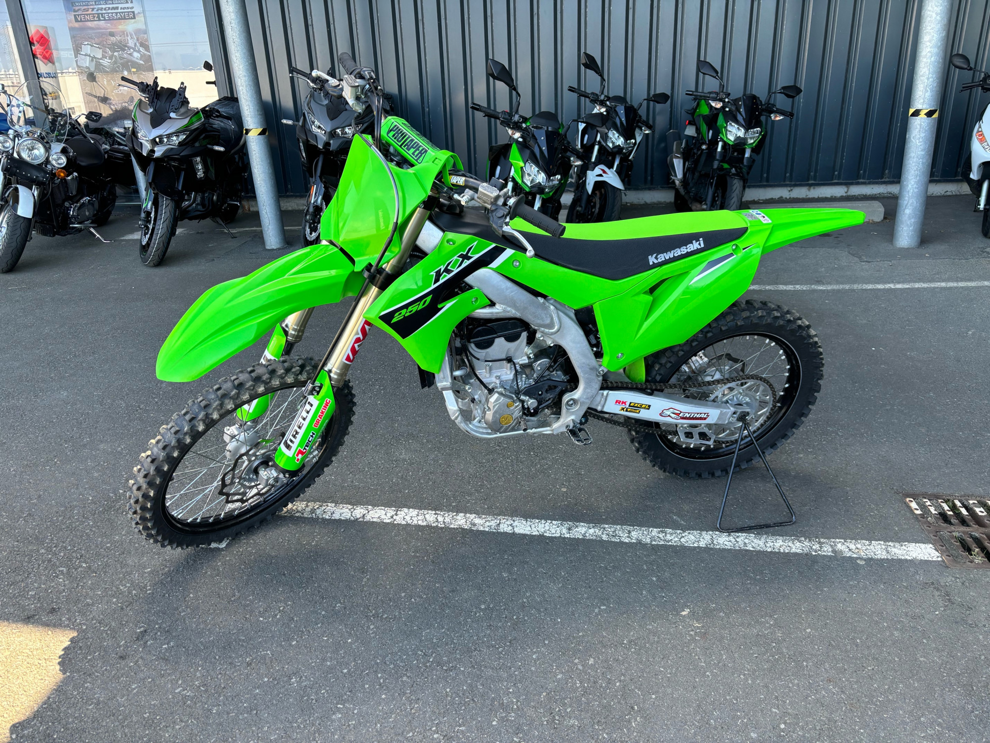 photo de KAWASAKI KX250F CROSS 250 occasion de couleur  en vente à Tregueux n°2