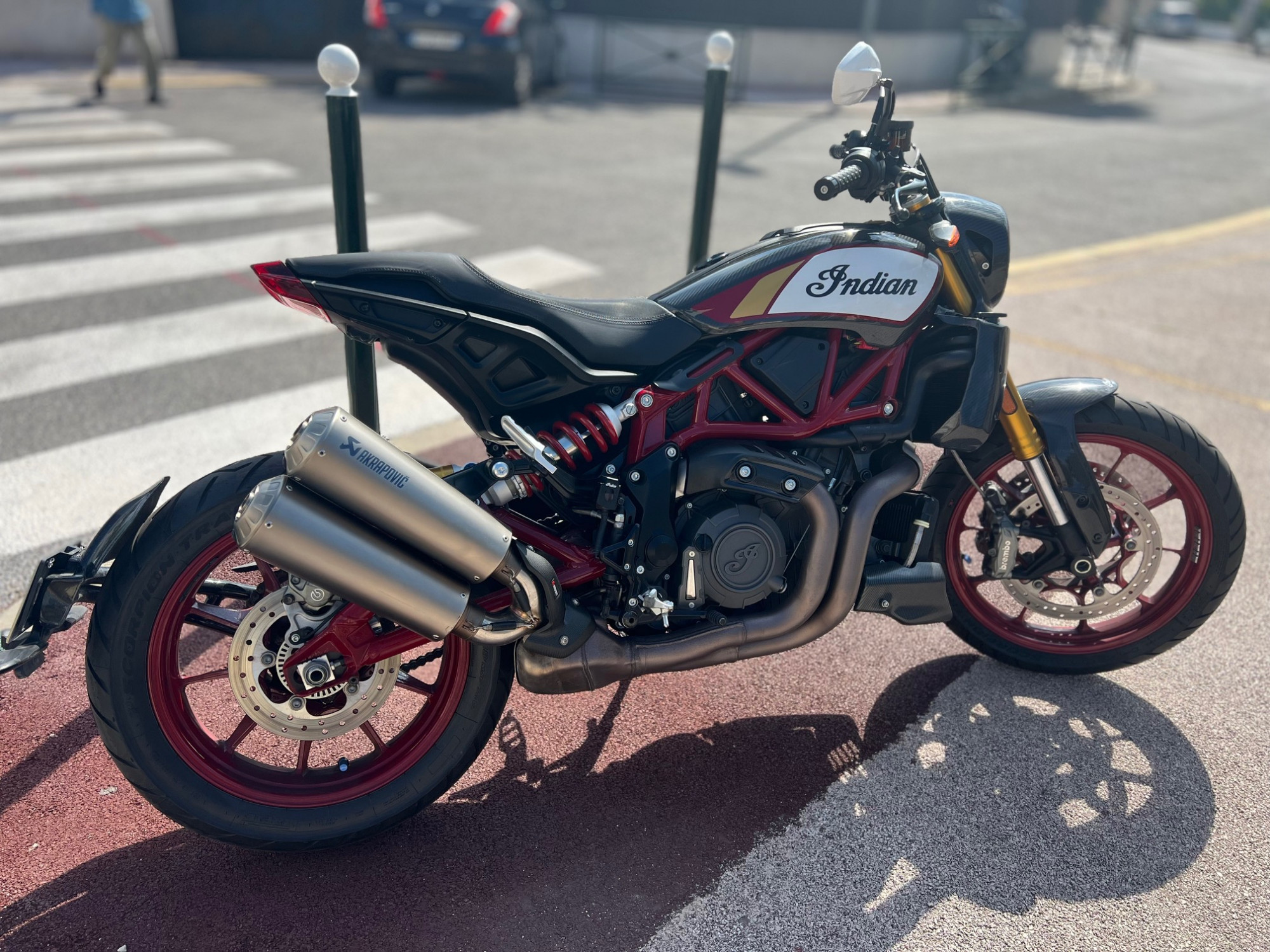 photo de INDIAN FTR 1200 S CARBON 1200 occasion de couleur  en vente à Hyeres n°1