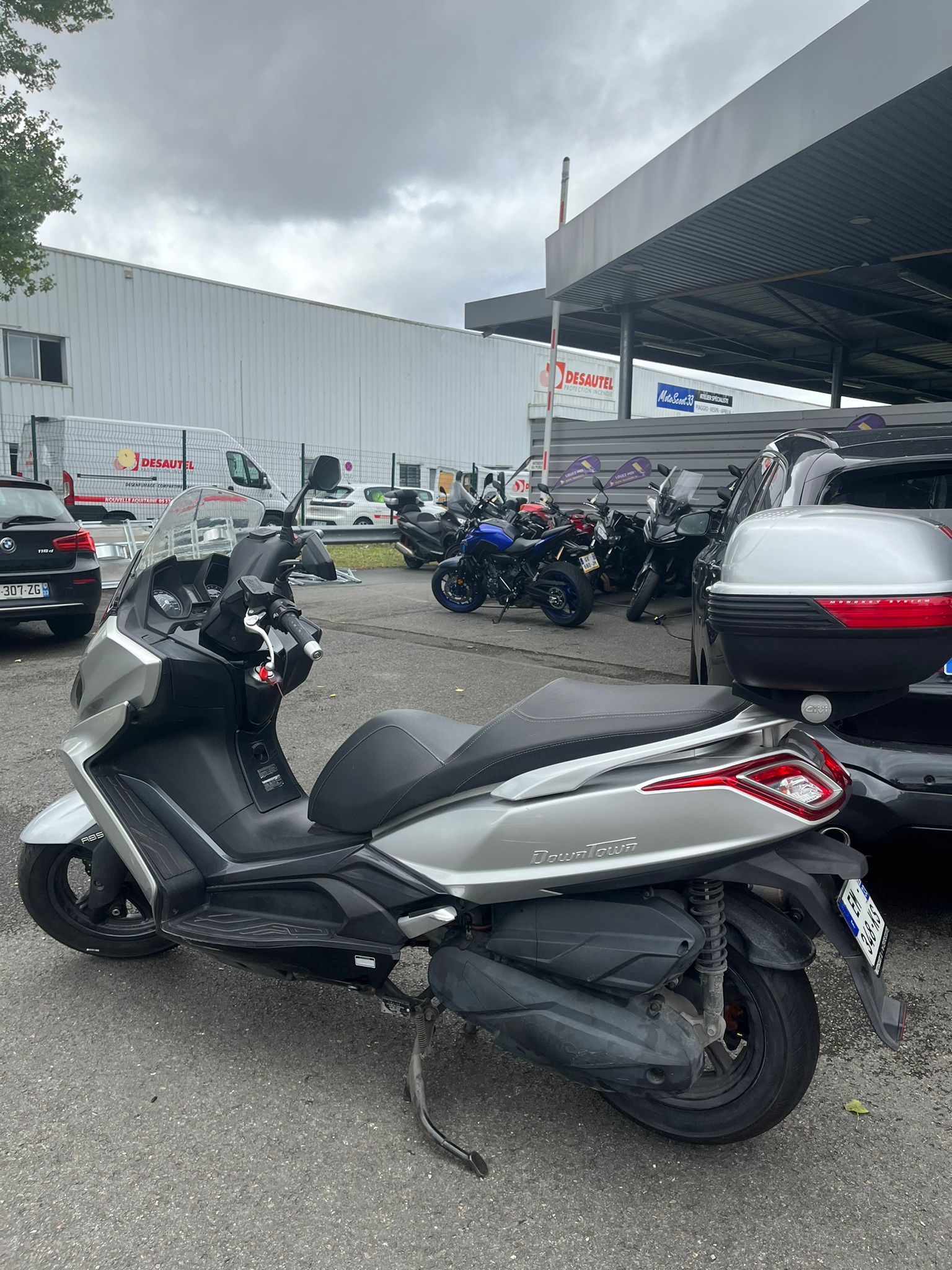 photo de KYMCO DOWNTOWN 350 ABS 350 occasion de couleur  en vente à Bordeaux n°3