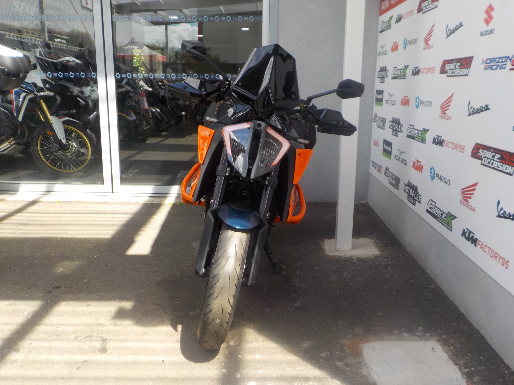 photo de KTM 1290 SUPER DUKE R 1290 occasion de couleur  en vente à St Ouen L Aumone n°3