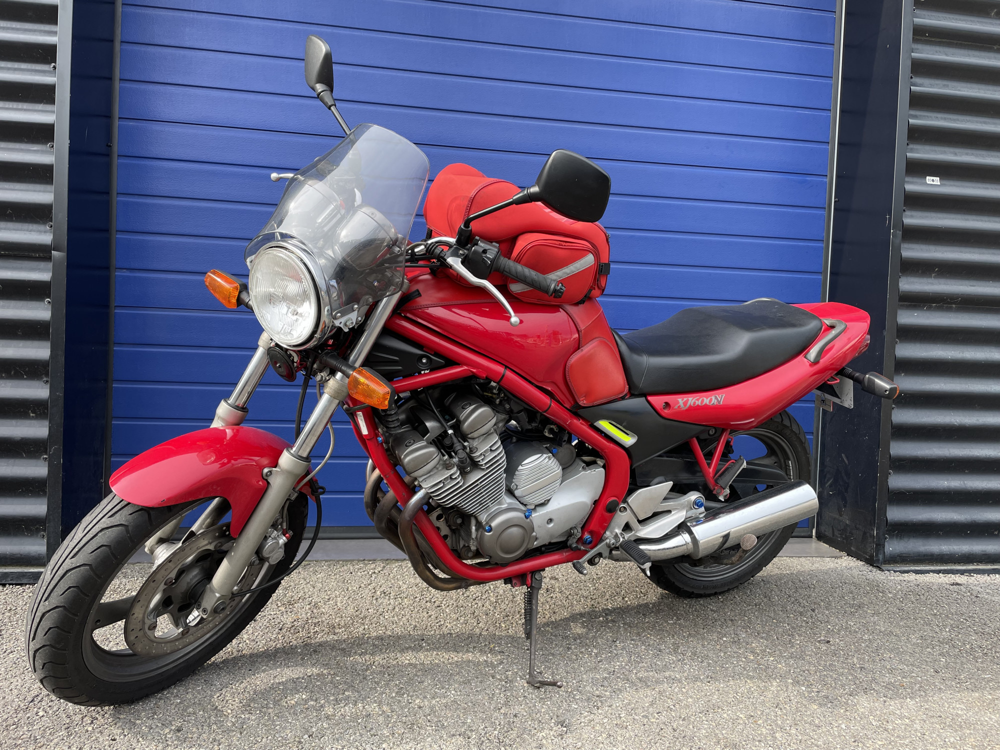 photo de YAMAHA XJ6-N 600 occasion de couleur  en vente à Ales n°3