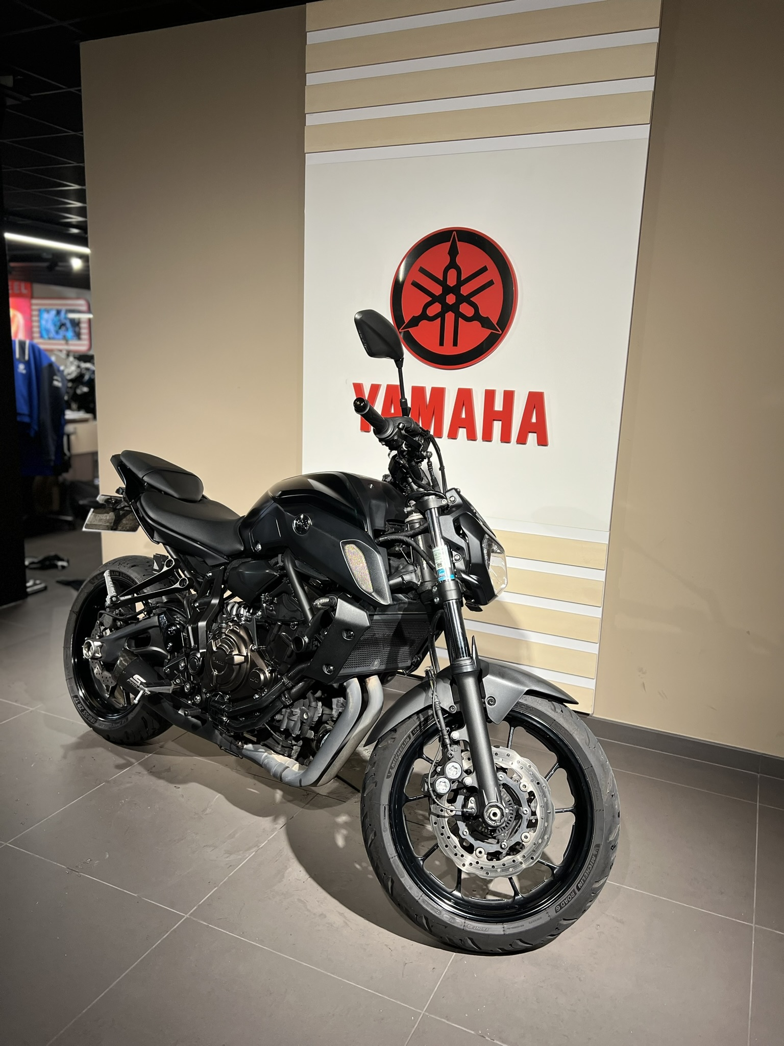 photo de YAMAHA MT-07 689 occasion de couleur  en vente à Dardilly n°3