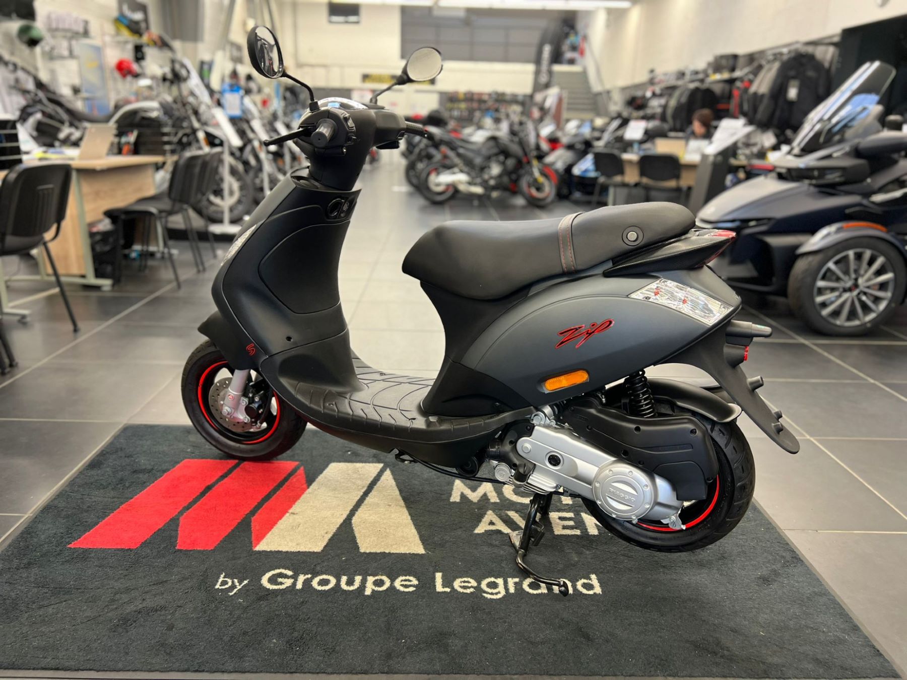 photo de PIAGGIO ZIP S 50 50 occasion de couleur  en vente à Le Mans n°3