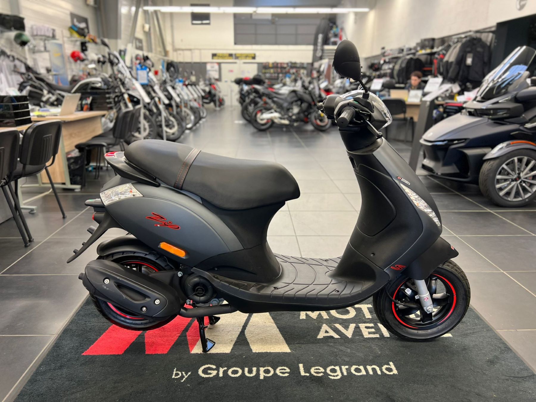 photo de PIAGGIO ZIP S 50 50 occasion de couleur  en vente à Le Mans n°1