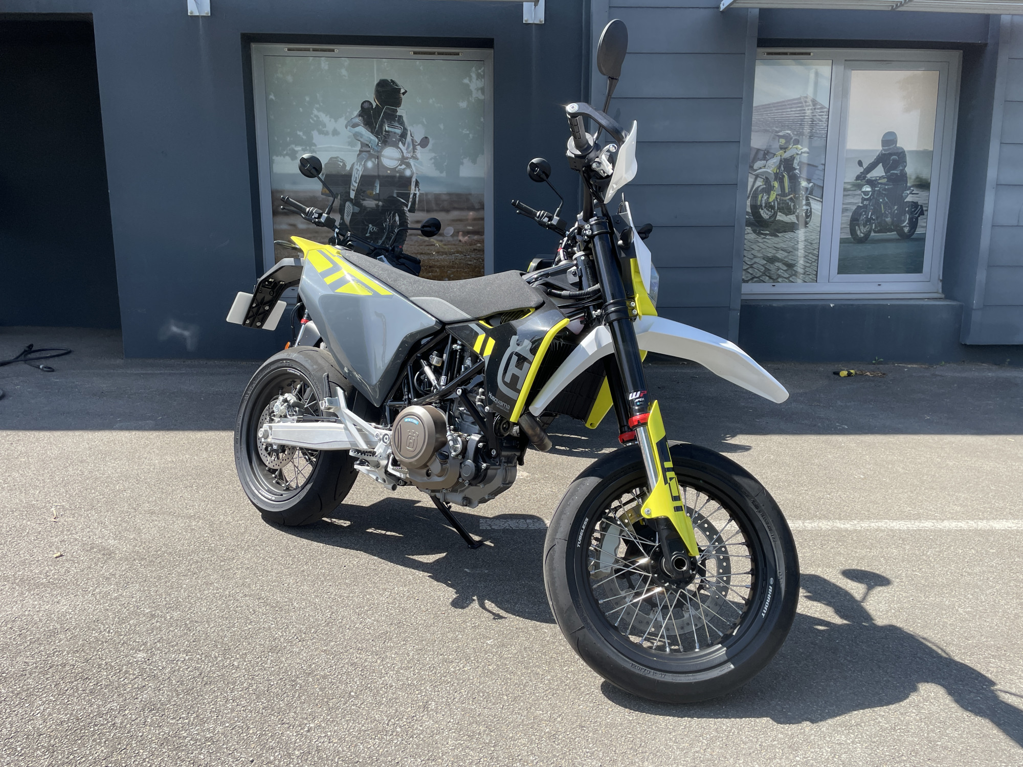 photo de HUSQVARNA 701 SUPERMOTO 701 occasion de couleur  en vente à Orvault n°1