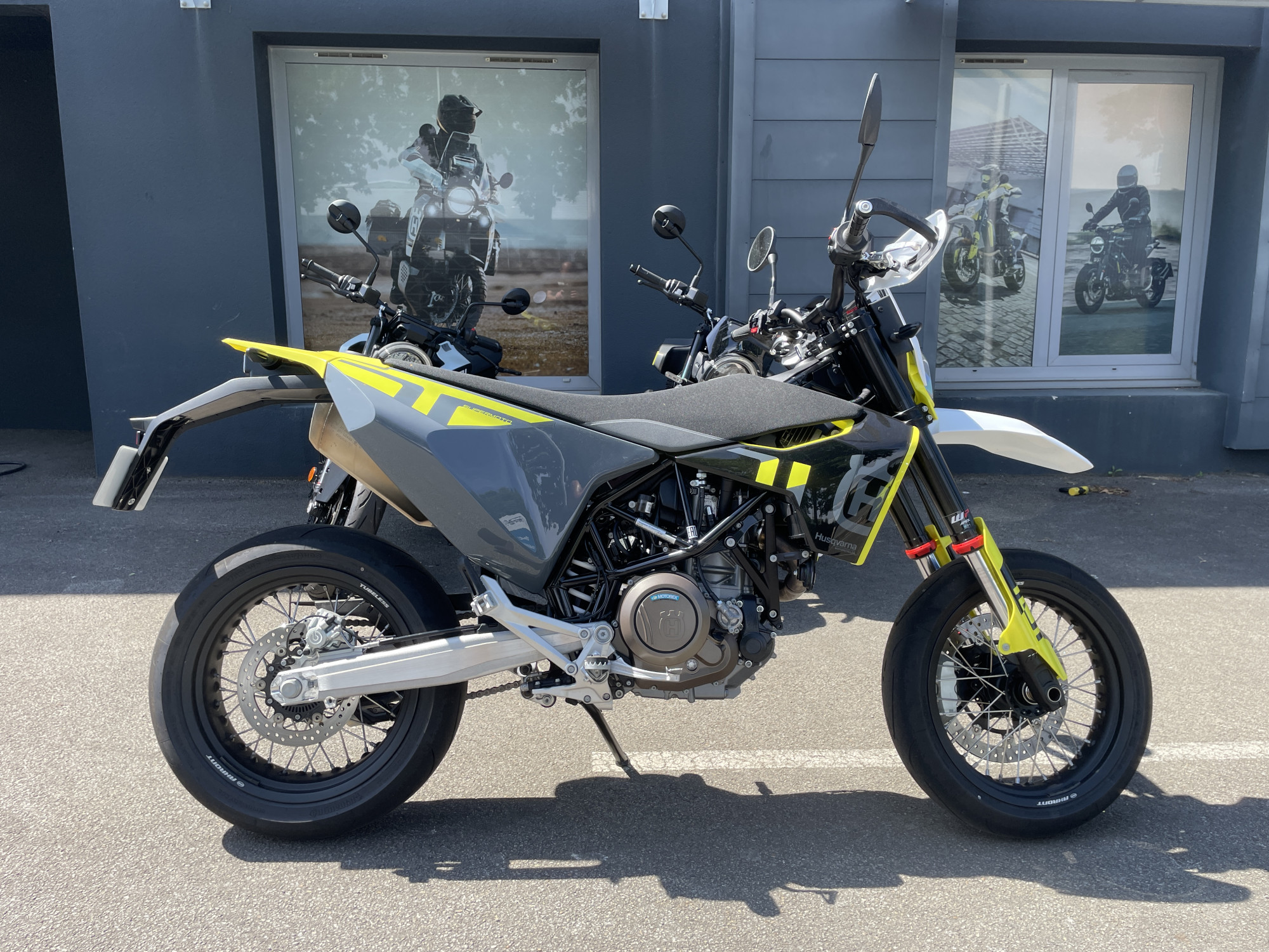 photo de HUSQVARNA 701 SUPERMOTO 701 occasion de couleur  en vente à Orvault n°2