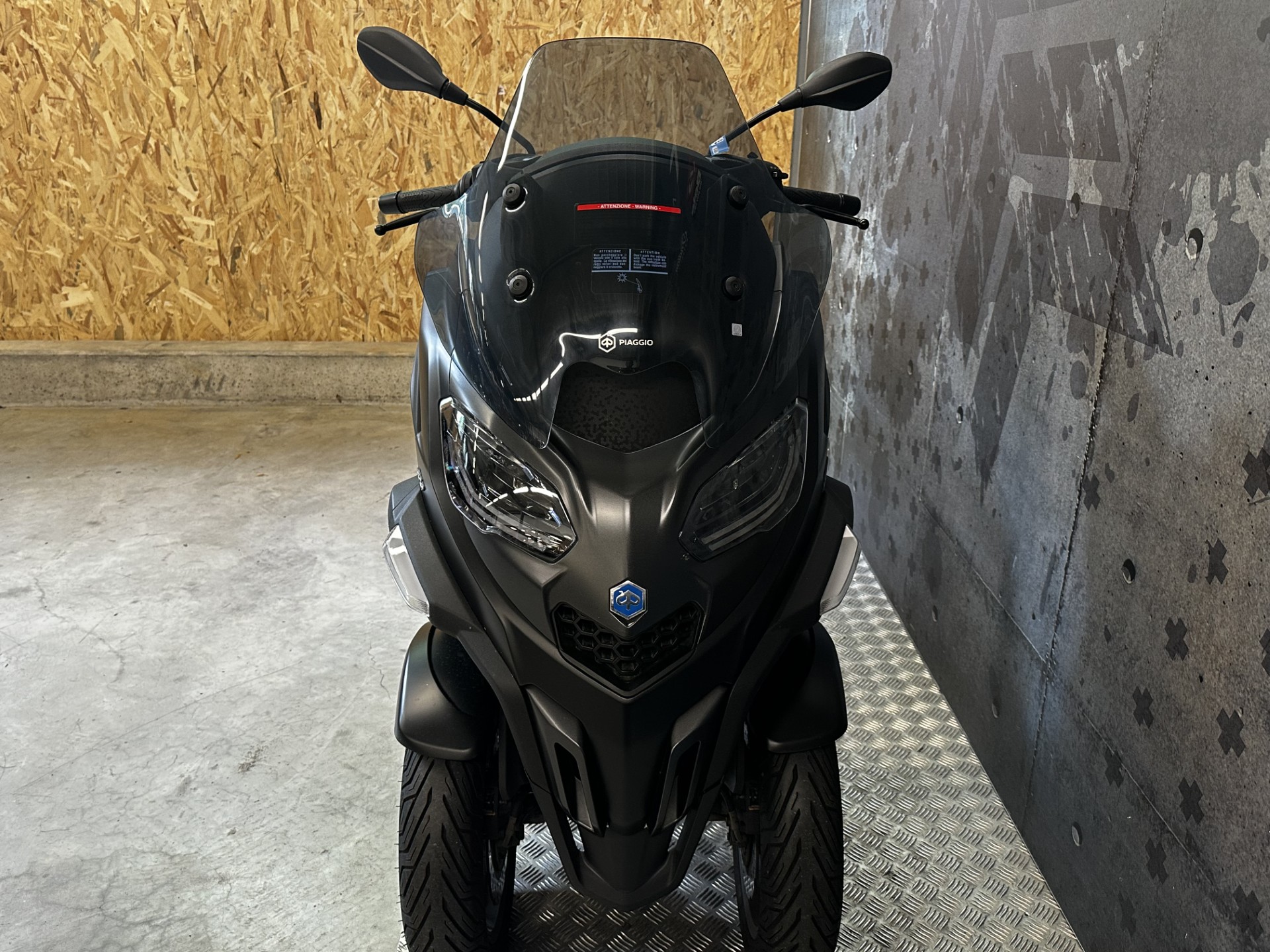 photo de PIAGGIO MP3 530 HPE EXCLUSIVE 530 occasion de couleur  en vente à Woippy n°2