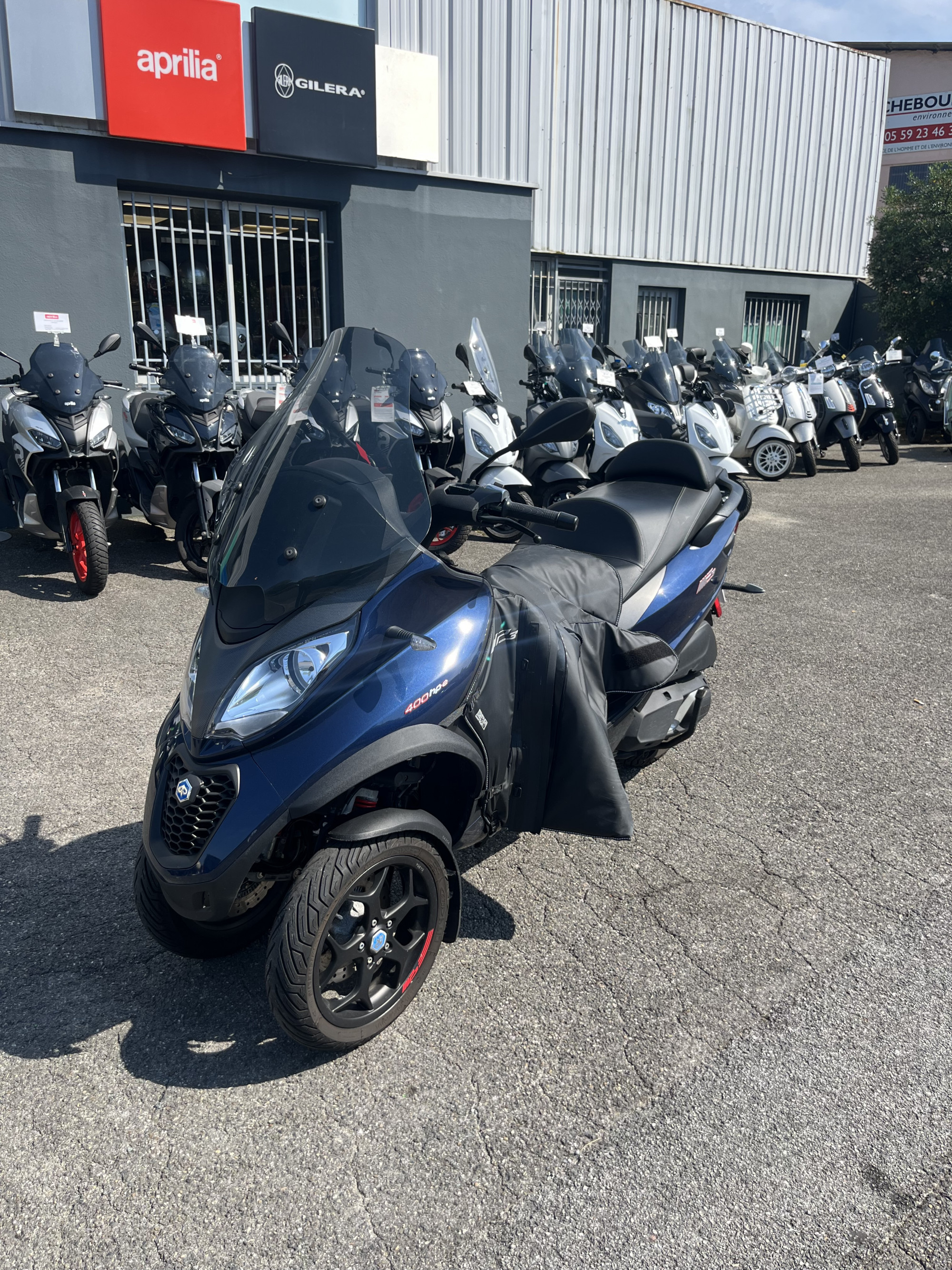 photo de PIAGGIO MP3 400 HPE SPORT ABS ASR 400 occasion de couleur  en vente à Biarritz n°3