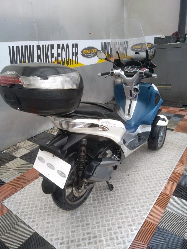 photo de PIAGGIO MP3 300LT YOURBAN 300 occasion de couleur  en vente à Vitrolles n°3