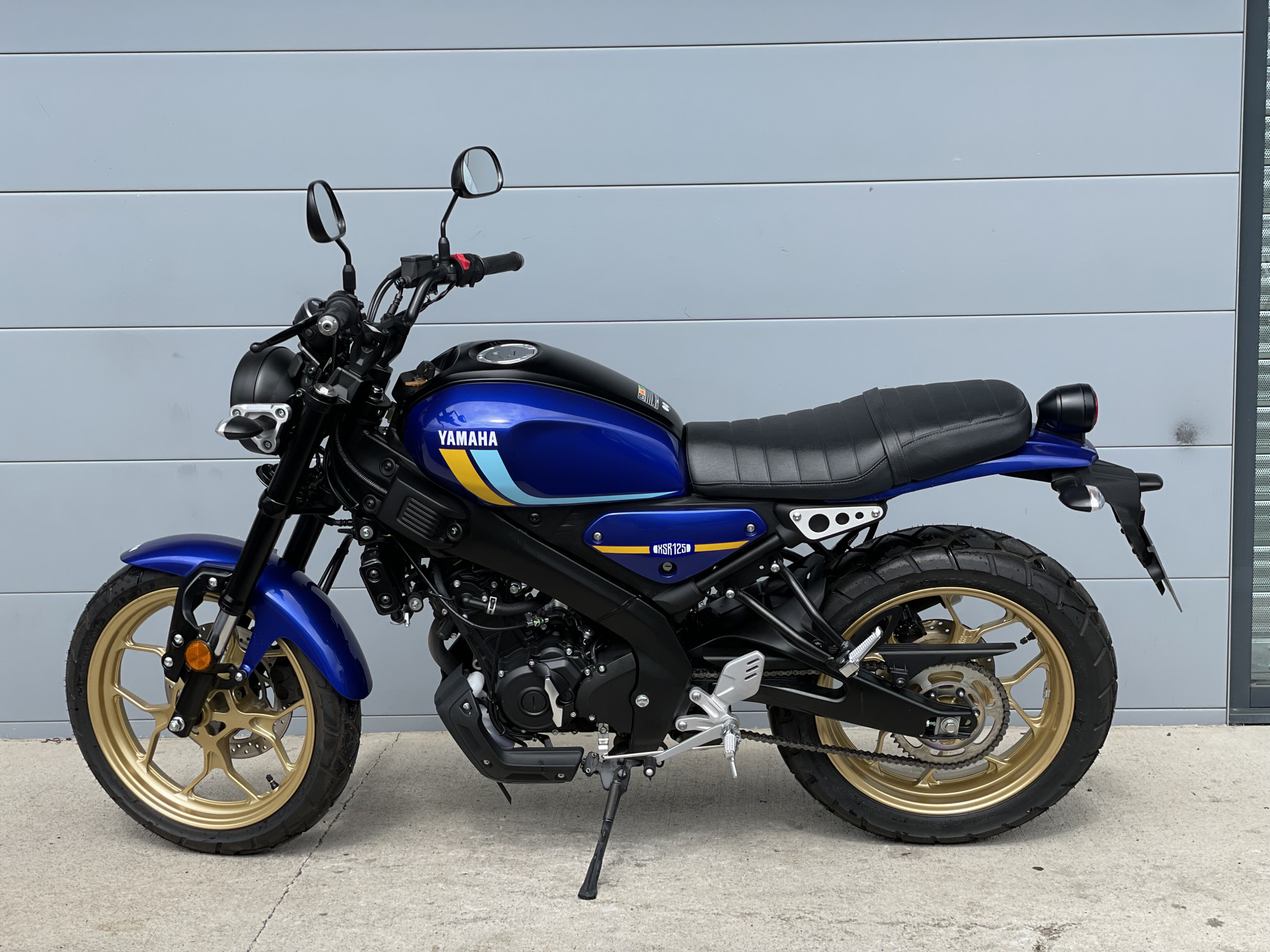 photo de YAMAHA XSR 125 125 occasion de couleur  en vente à Aubiere n°3