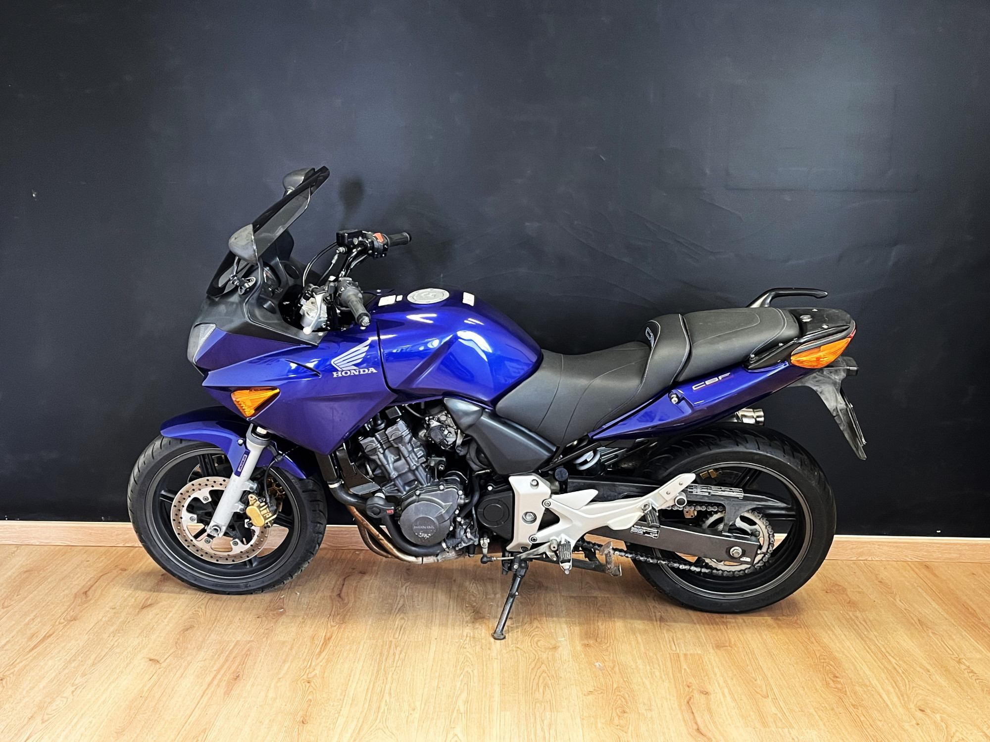 photo de HONDA CBF 600 occasion de couleur  en vente   Sallertaine