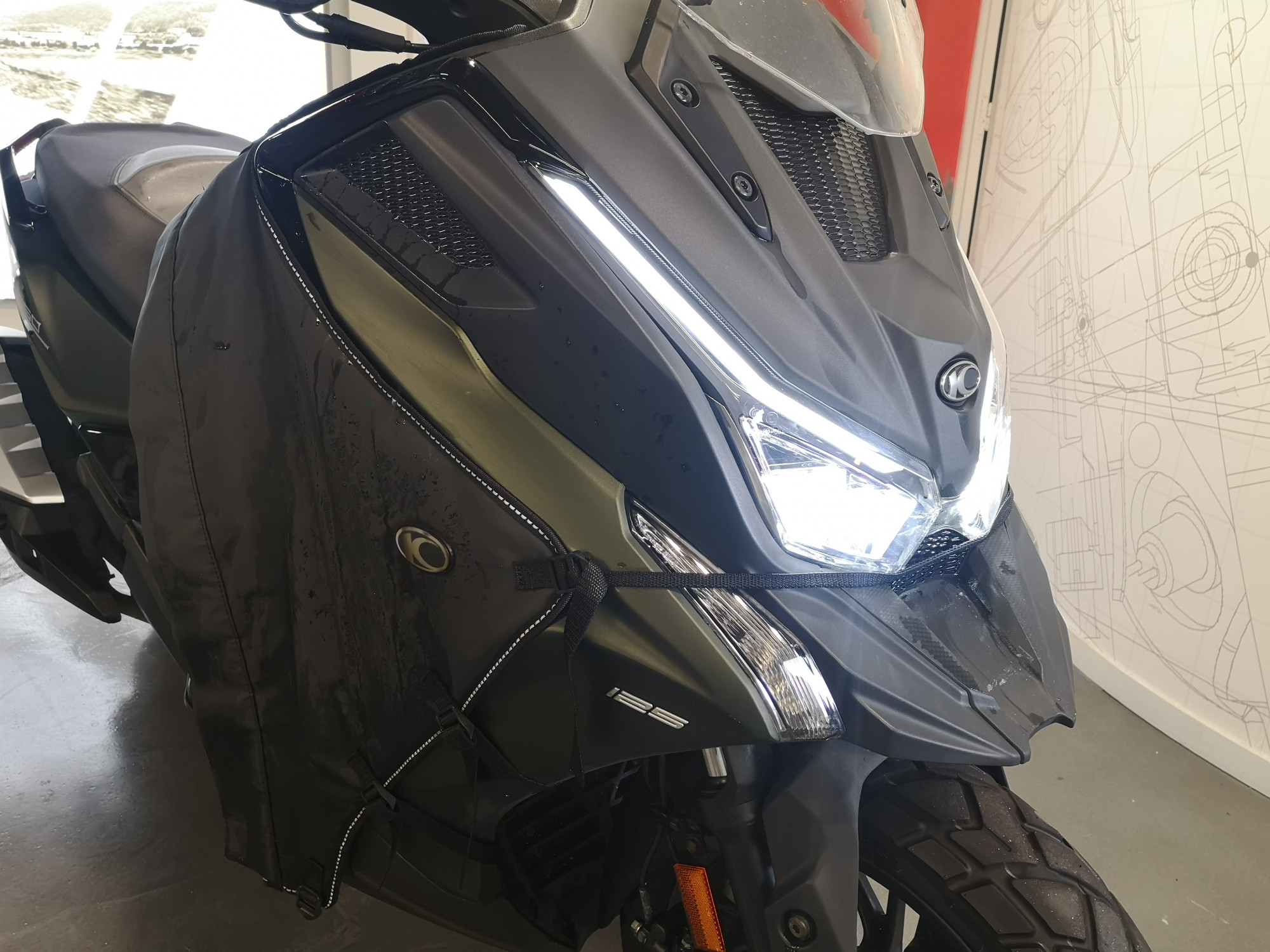 photo de KYMCO DTX 360 125 125 occasion de couleur  en vente à Paris 10 n°2