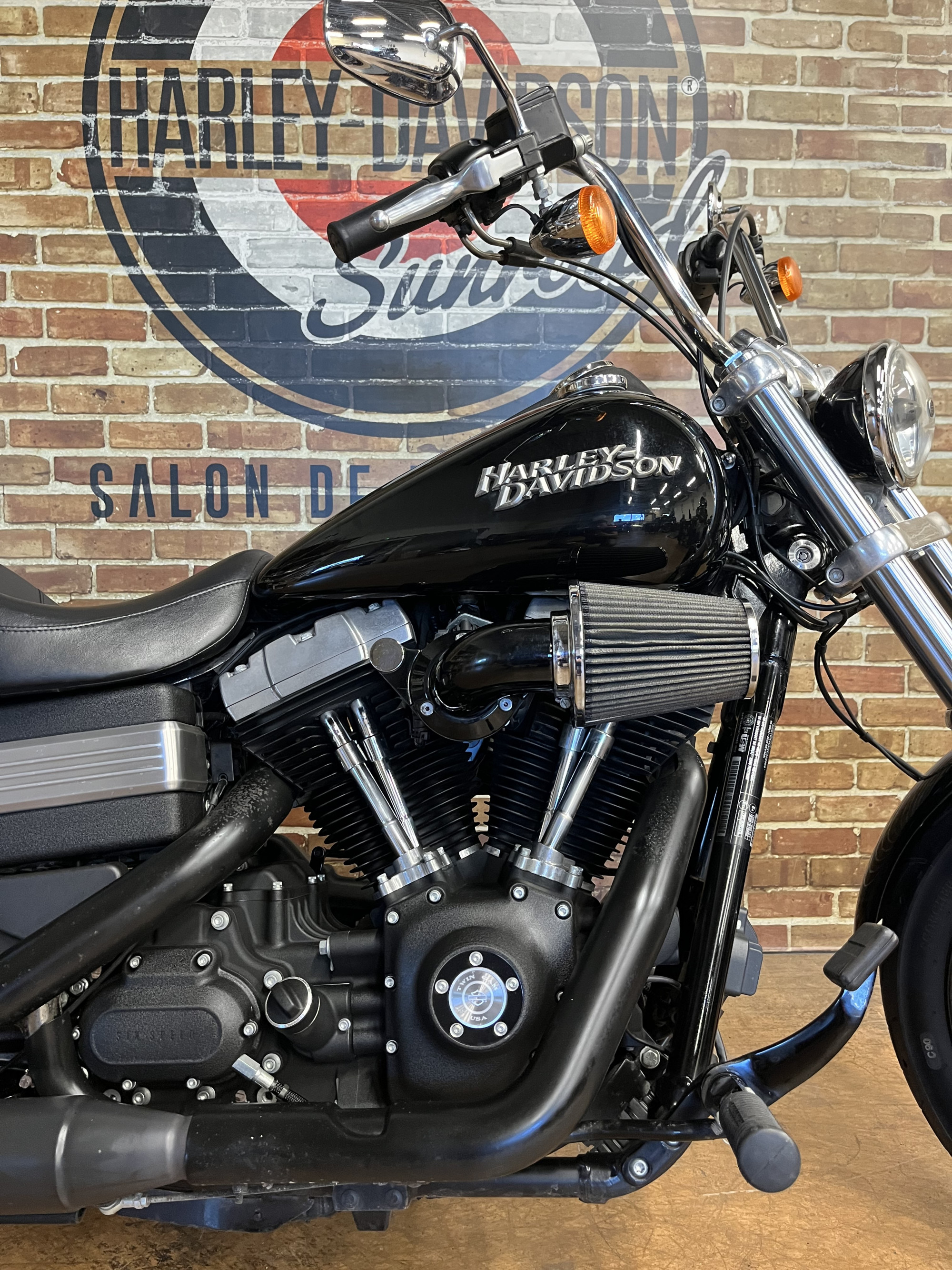 photo de HARLEY DAVIDSON DYNA STREET BOB 1584 1584 occasion de couleur  en vente à Salon De Provence n°1