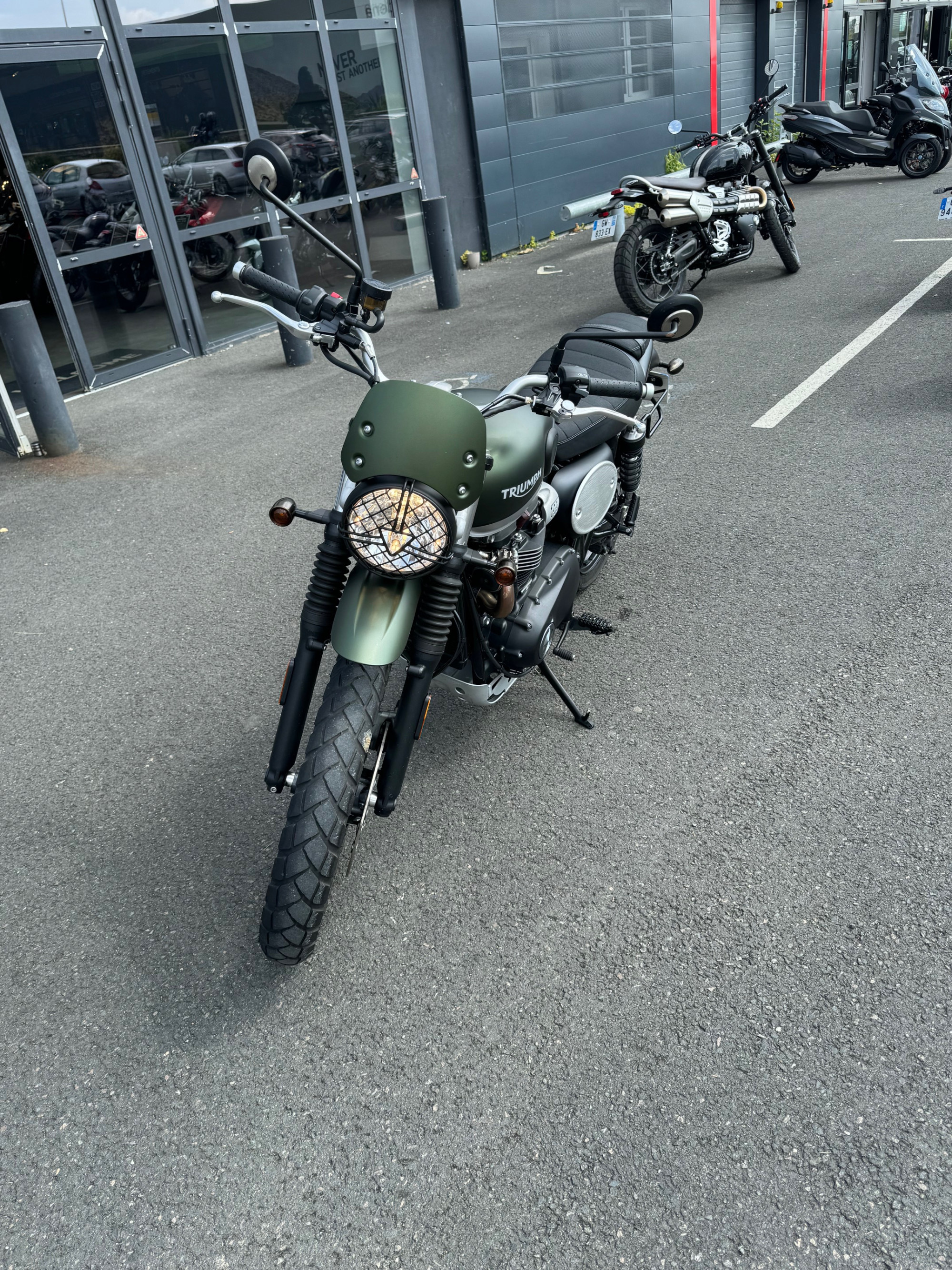 photo de TRIUMPH STREET SCRAMBLER  900 900 occasion de couleur  en vente à Tours n°3