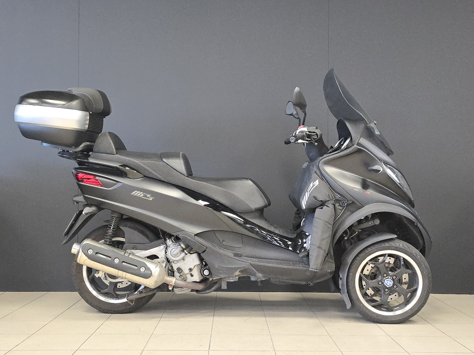 photo de PIAGGIO MP3 500 LT 500 occasion de couleur  en vente   Reze