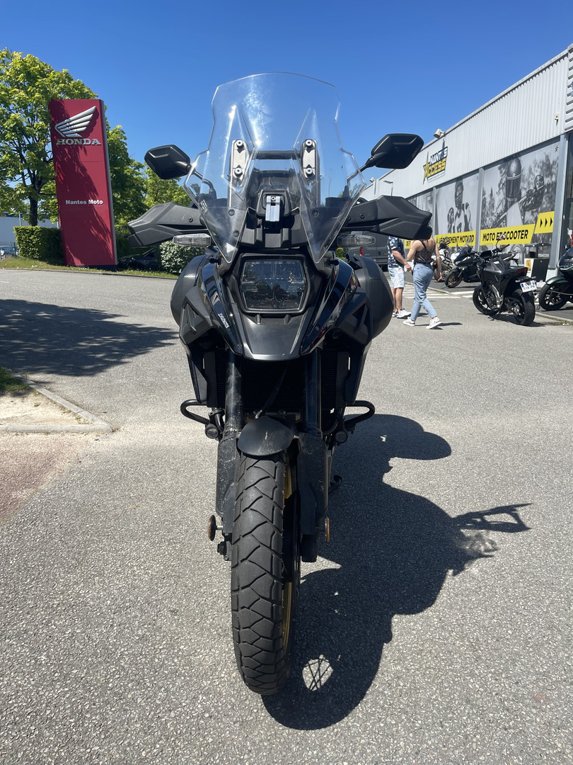 photo de SUZUKI DL 1050 V-STROM XT 1050 occasion de couleur  en vente   Orvault